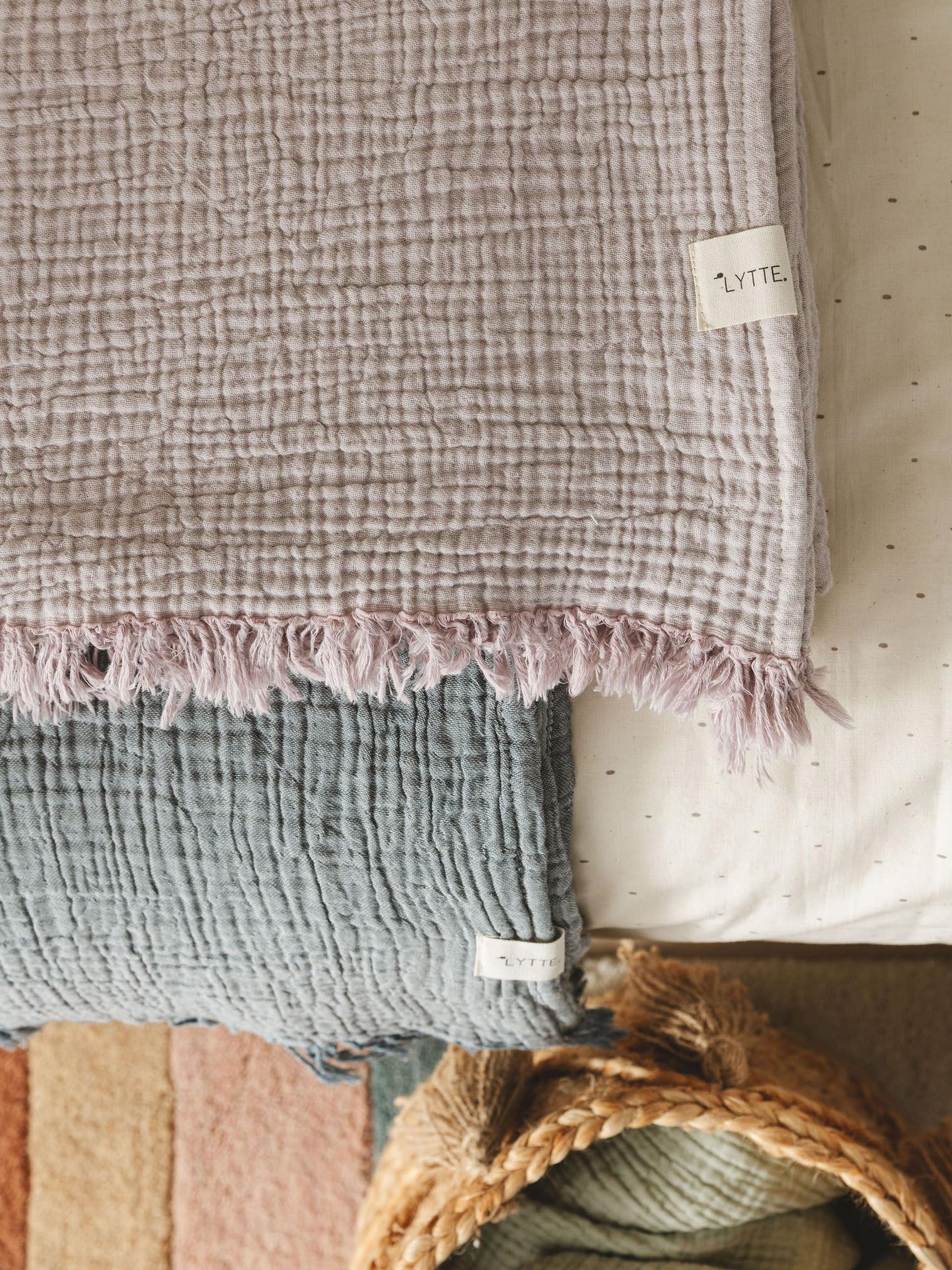 Cotton blanket Lilo Purple in Uni design made of 100% Cotton by Lytte