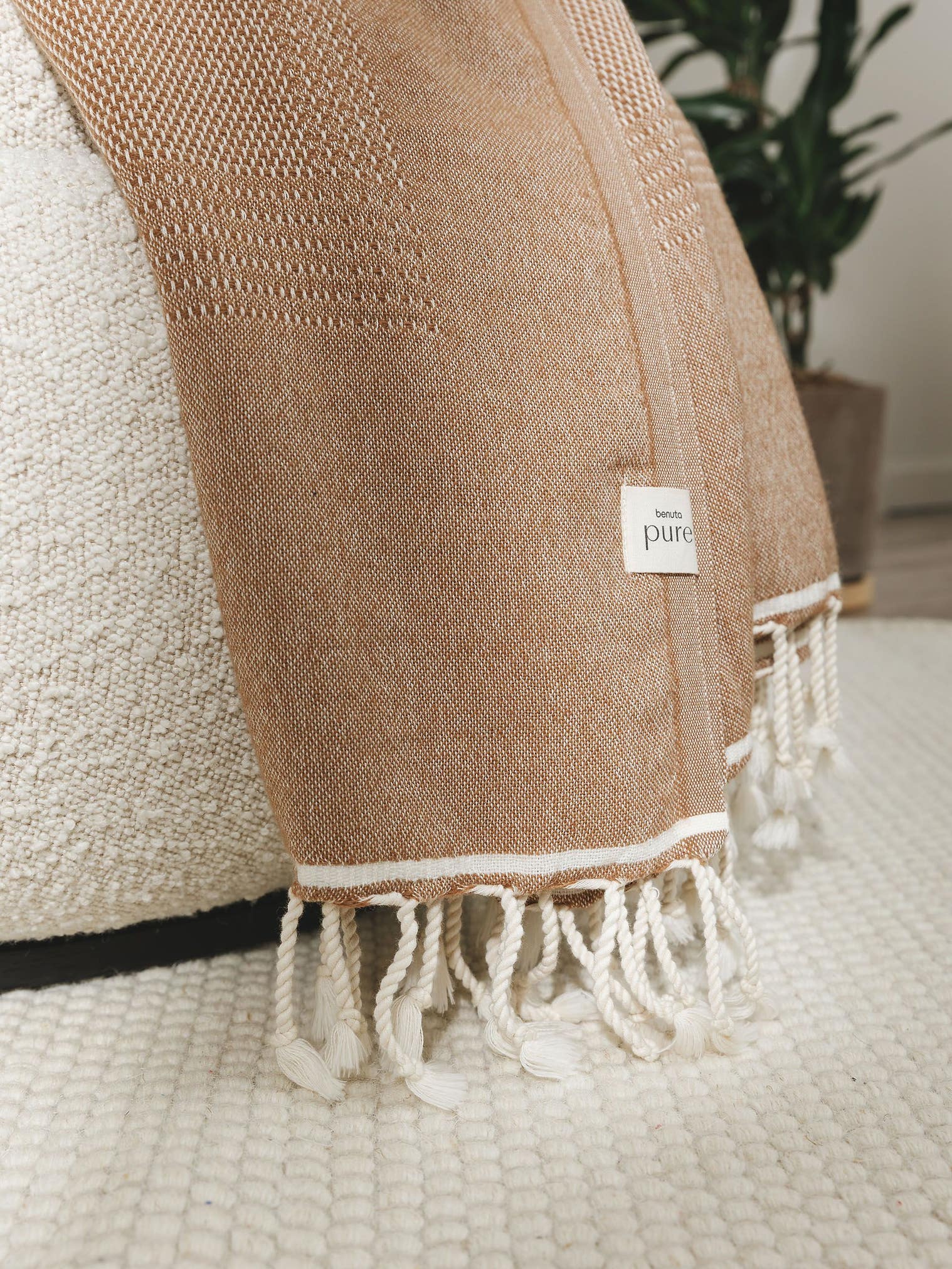 Plaid Olivia Marrone in Uni-ontwerp van 30% Lana, 40% Conte, 15% Viscosa, 15% Poliammide door benuta Pure