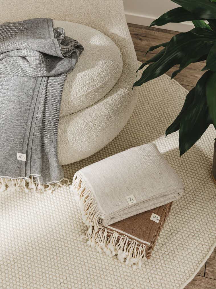 Blanket Olivia Brown in Uni design made of 30% Wool, 40% Cotton, 15% Viscose, 15% Polyamide by benuta Pure