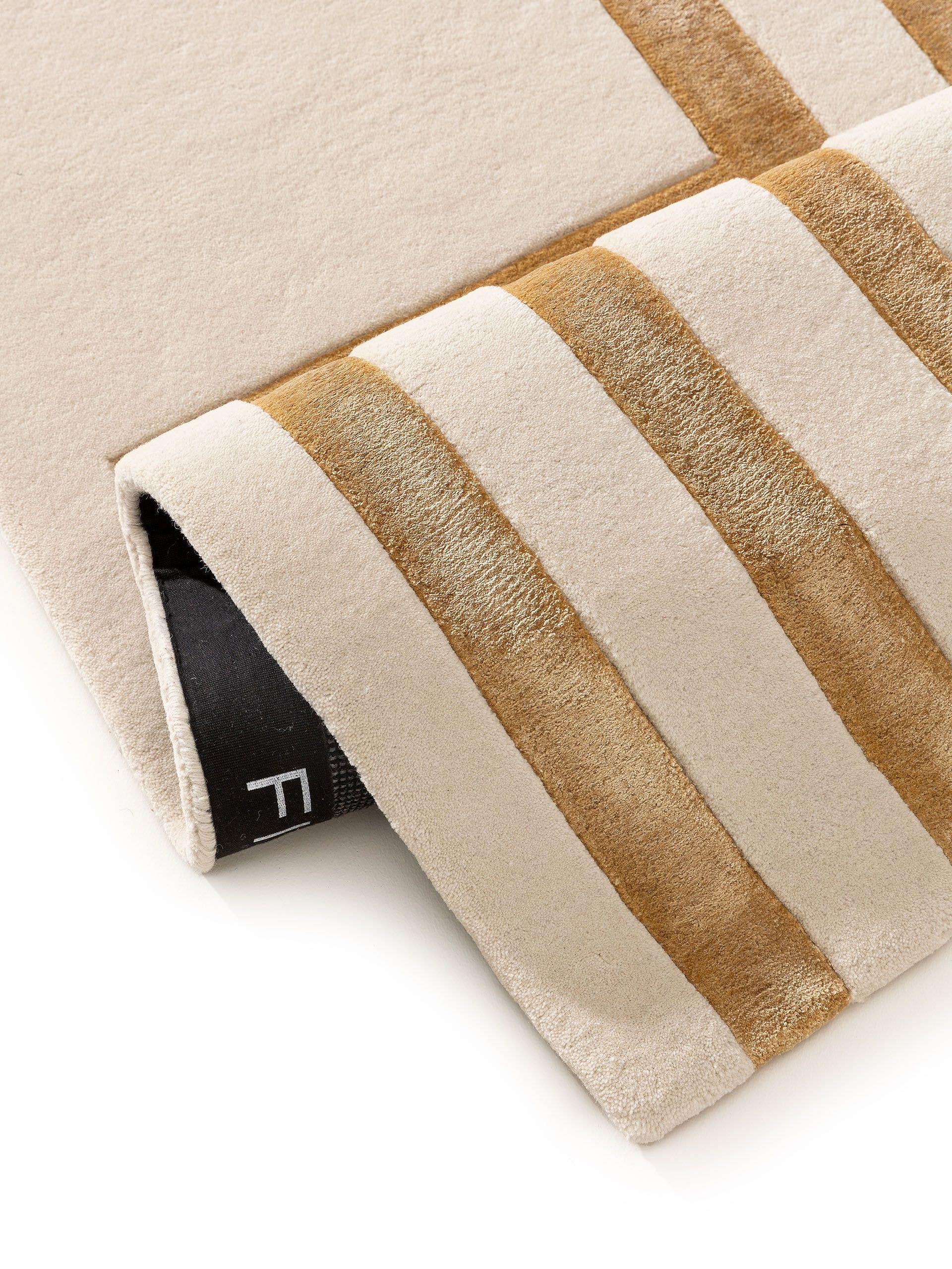 Matta av 70% Ull, 30% Lyocell (TENCEL™) i Beige med 6 - 10 mm hög lugg från benuta Finest