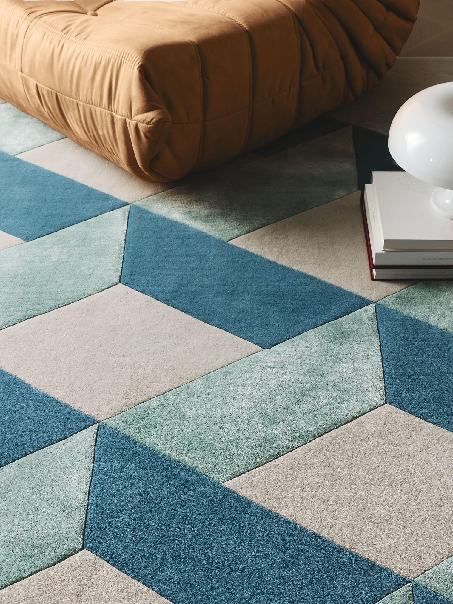 Rug made of 70% Wool, 30% Lyocell (TENCEL™) in Blue with a 6 - 10 mm high pile by benuta Finest