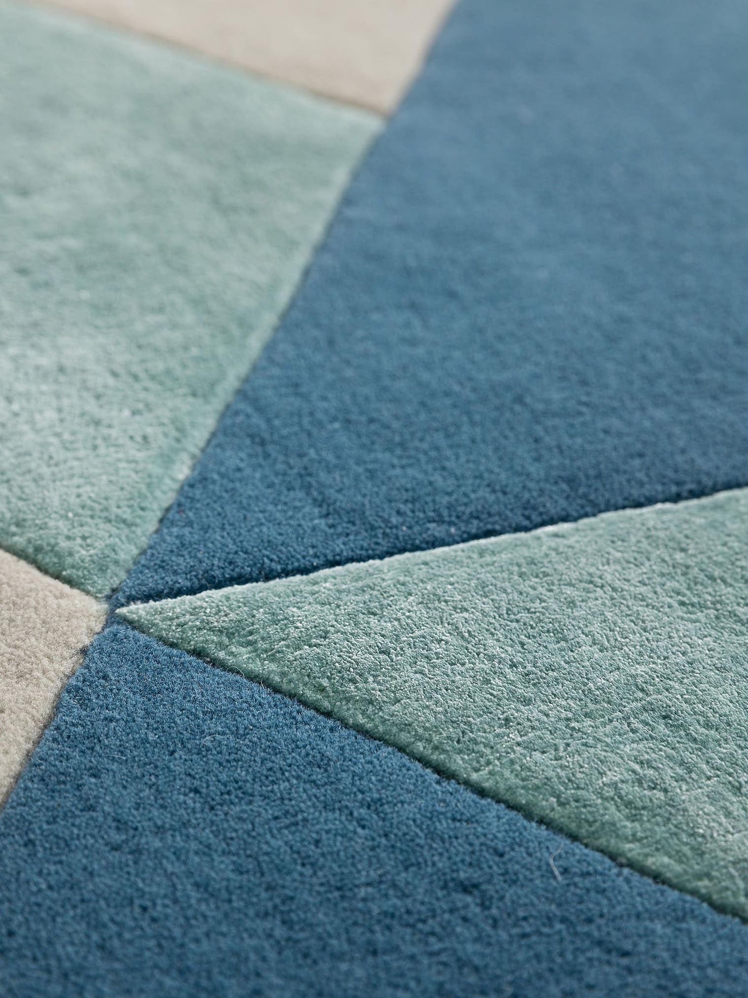 Rug made of 70% Wool, 30% Lyocell (TENCEL™) in Blue with a 6 - 10 mm high pile by benuta Finest
