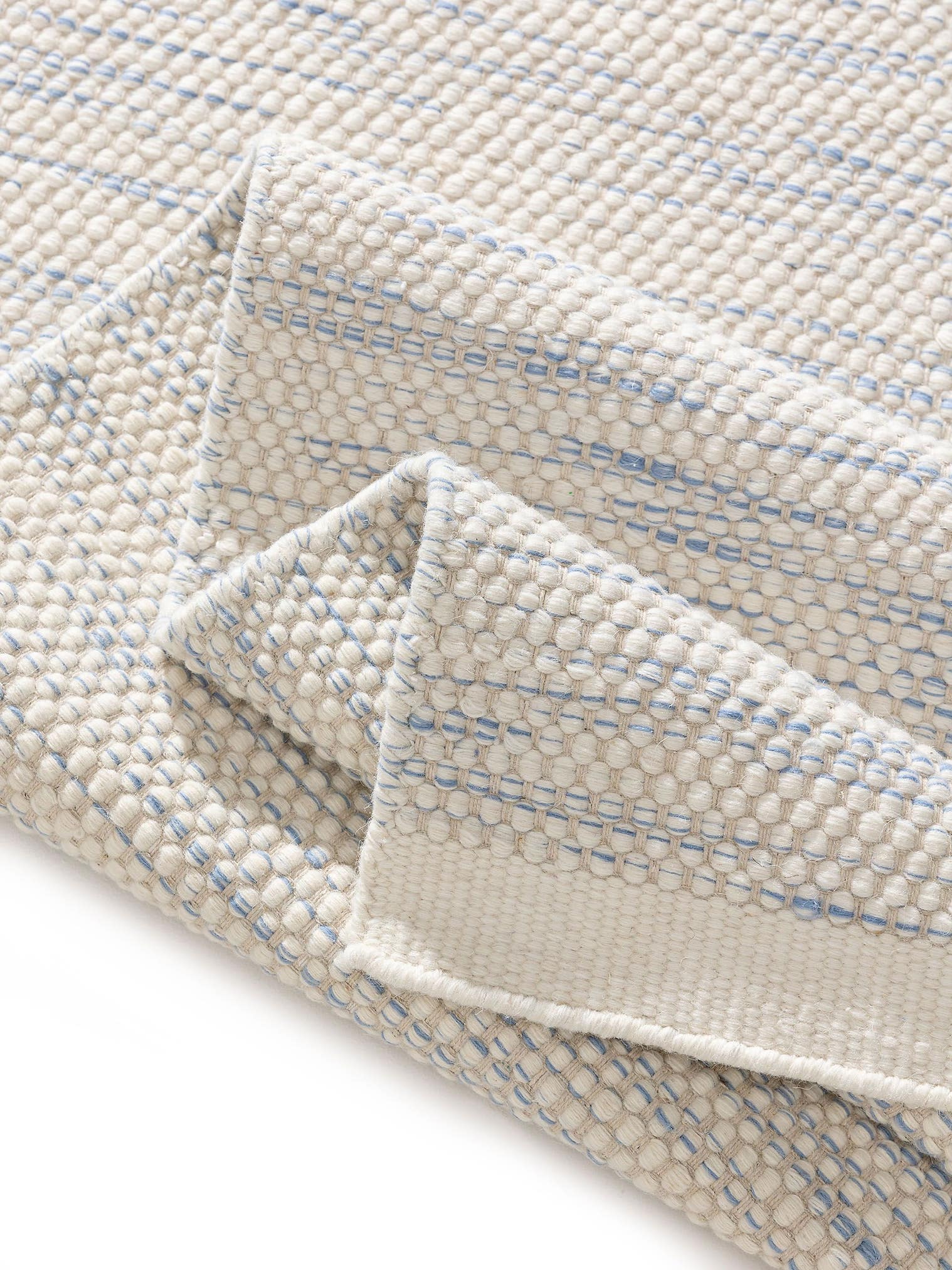 Tapete de 100% lã em Azul com pelo de até 5 mm de altura da Lytte