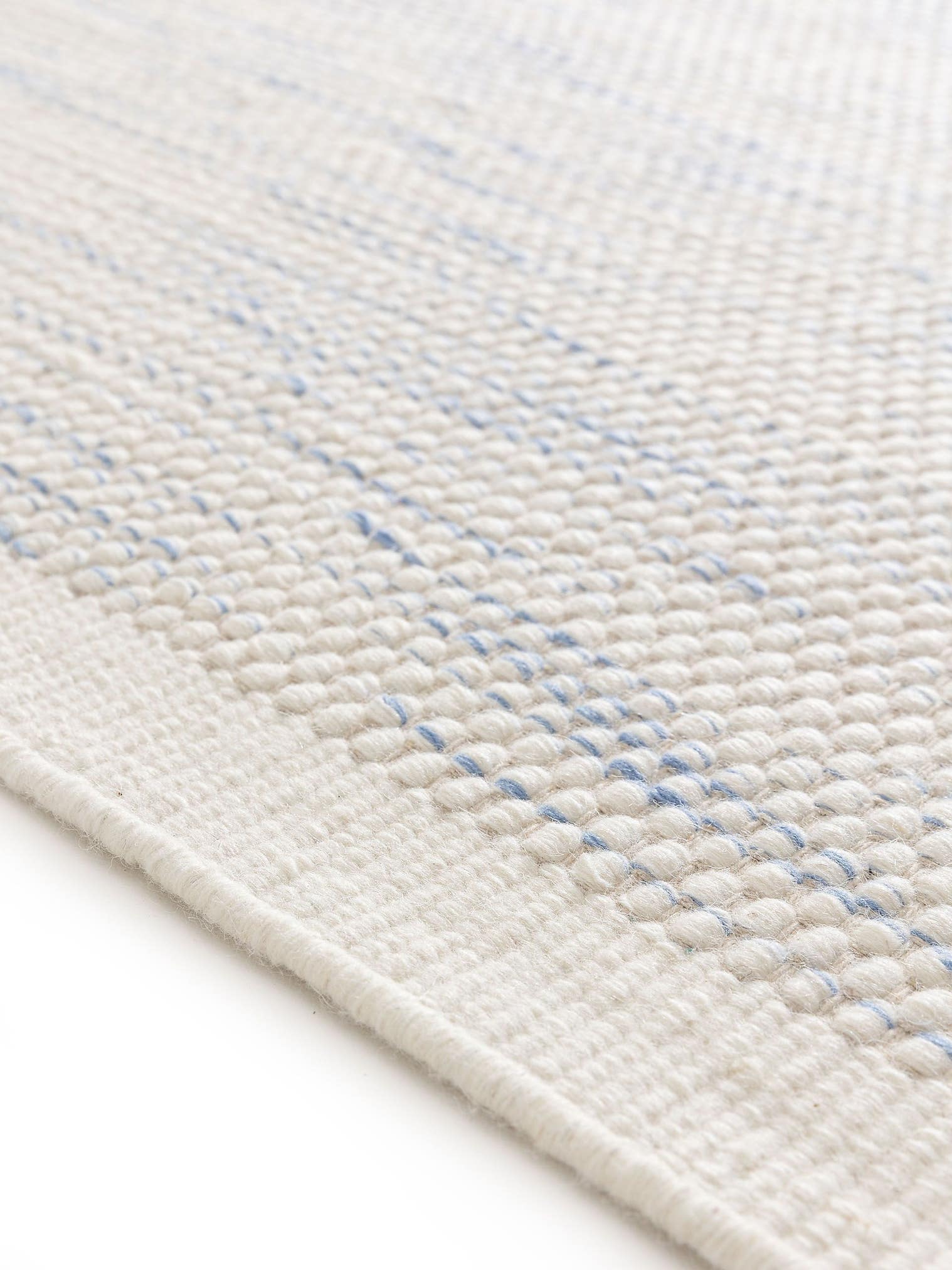Tapete de 100% lã em Azul com pelo de até 5 mm de altura da Lytte