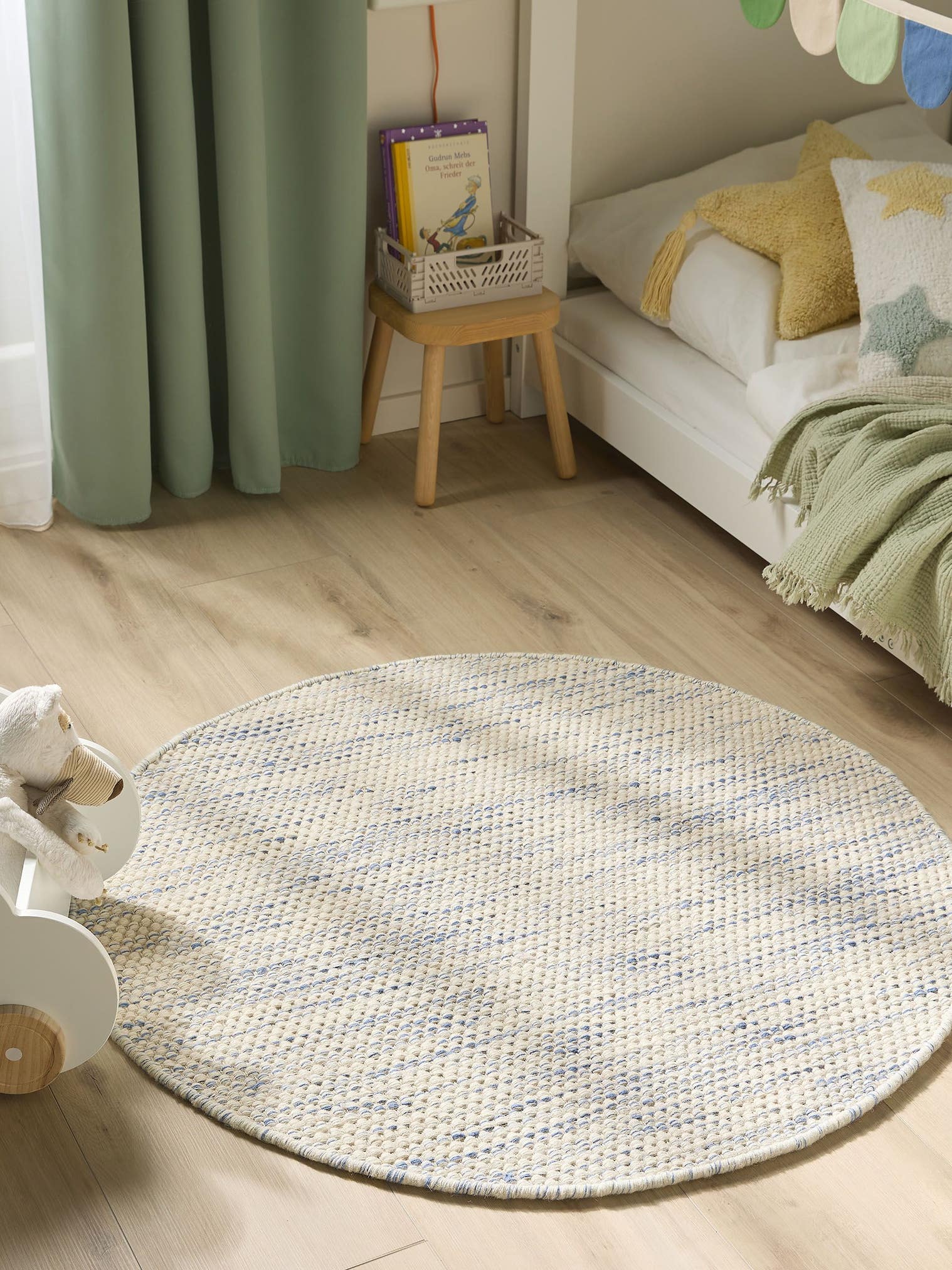 Teppich aus 100% Wolle (aus Neuseeland) in Blau mit bis 5 mm hohem Flor von Lytte
