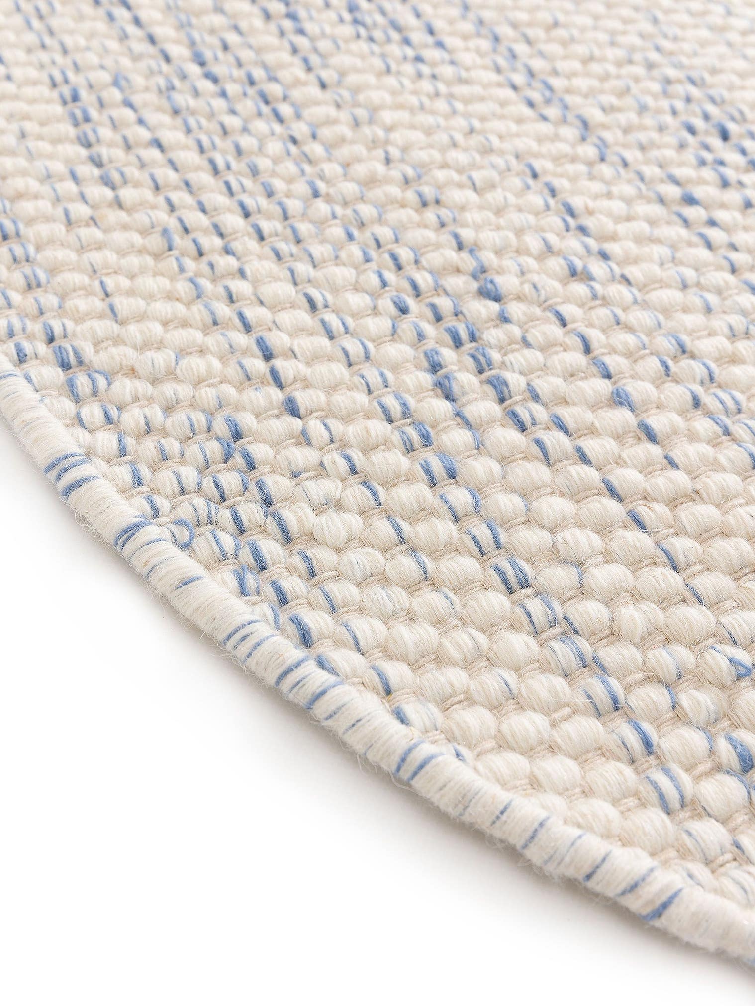 Teppich aus 100% Wolle (aus Neuseeland) in Blau mit bis 5 mm hohem Flor von Lytte