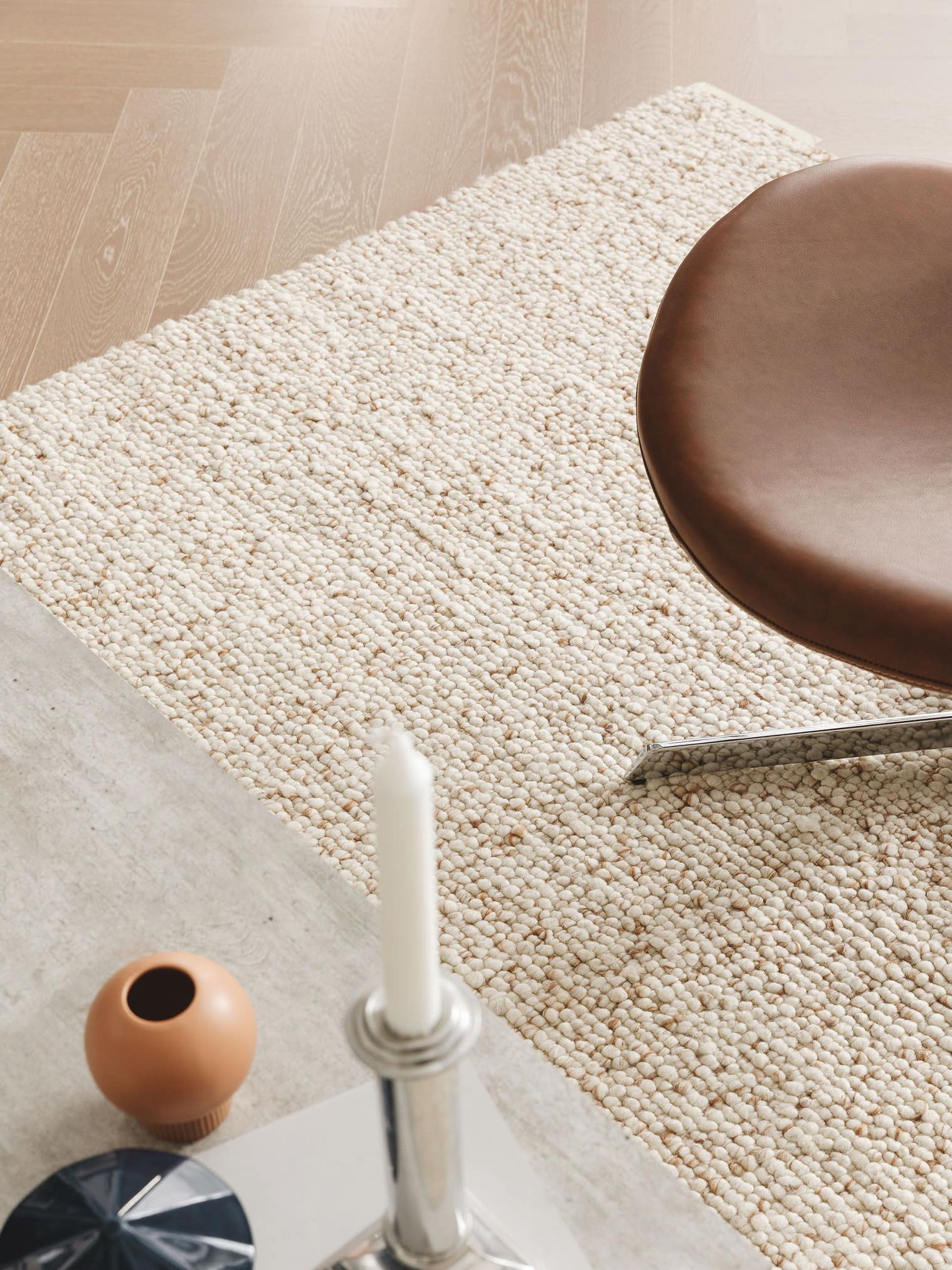 Matta av 70% Ull, 15% Jute, 15% Bomull i Brun med 11 - 20 mm hög lugg från benuta Pure