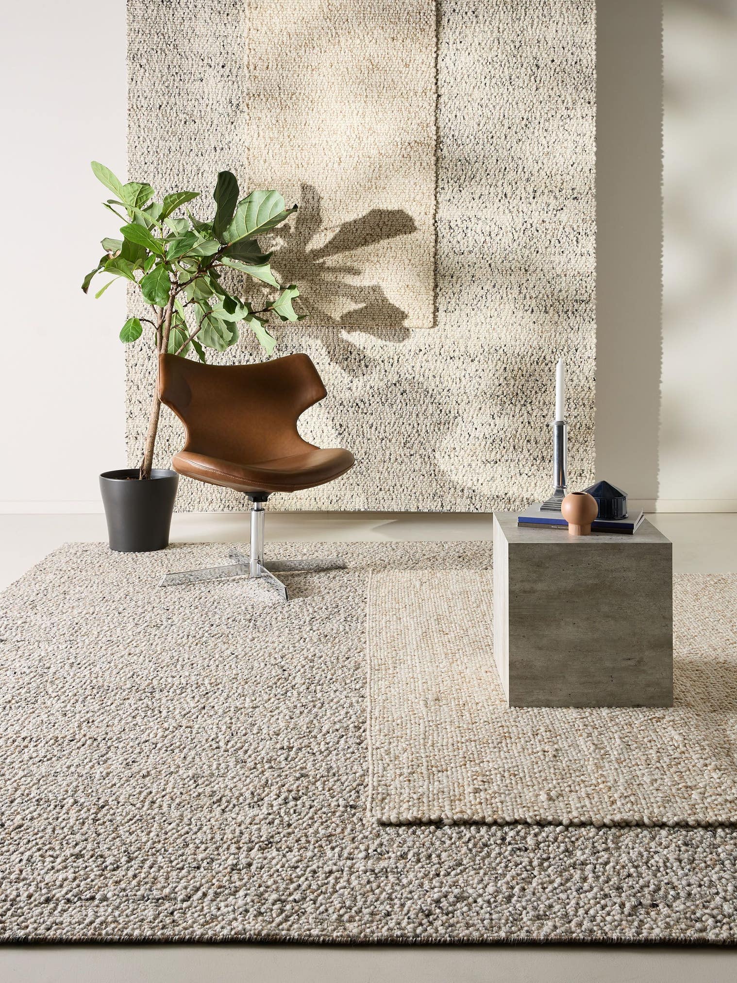 Teppich aus 70% Wolle, 15% Jute, 15% Baumwolle in Braun mit 11 bis 20 mm hohem Flor von benuta Pure