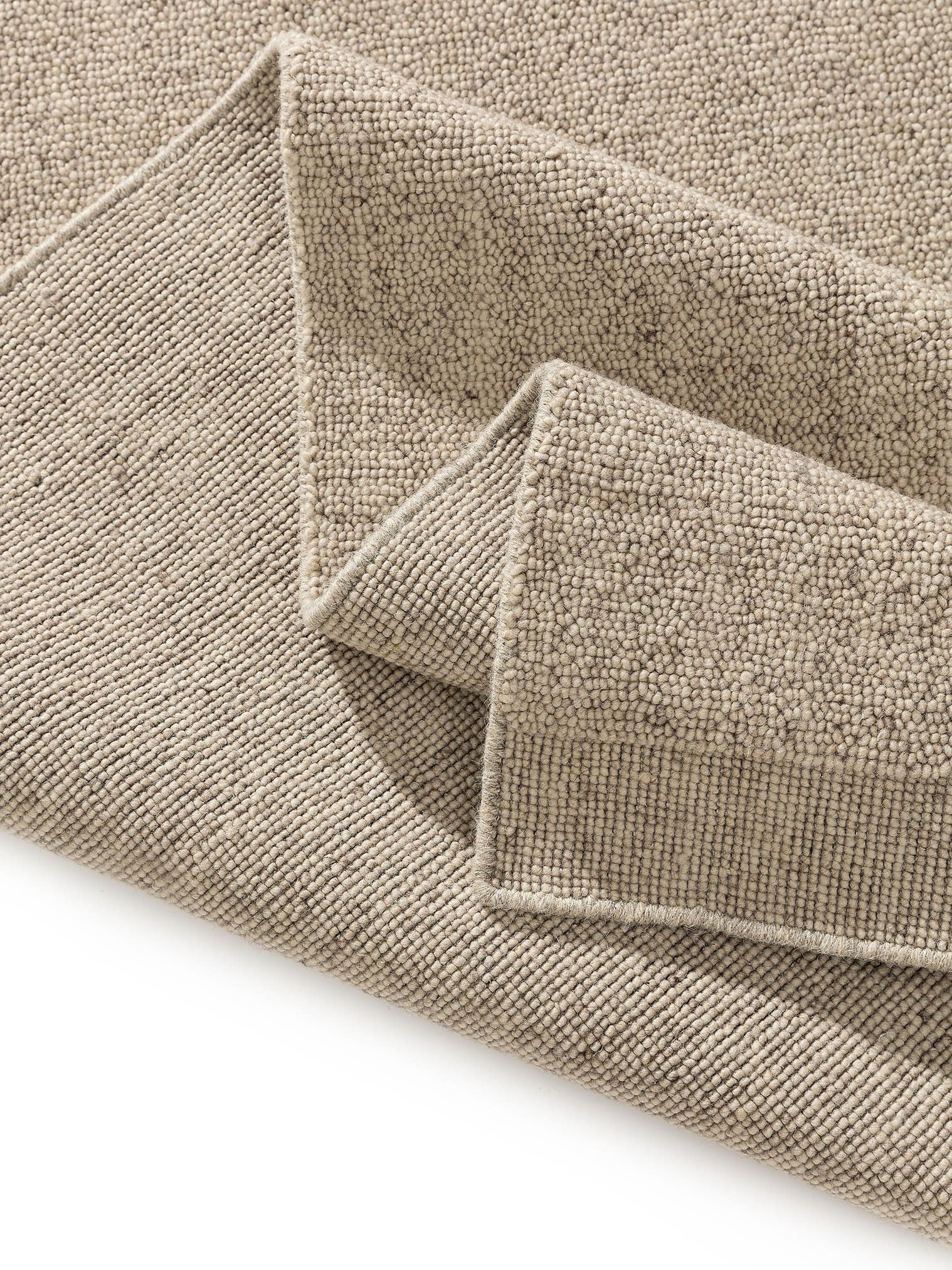 Teppich aus 80% Wolle, 20% Baumwolle in Beige mit 11 bis 20 mm hohem Flor von benuta Pure