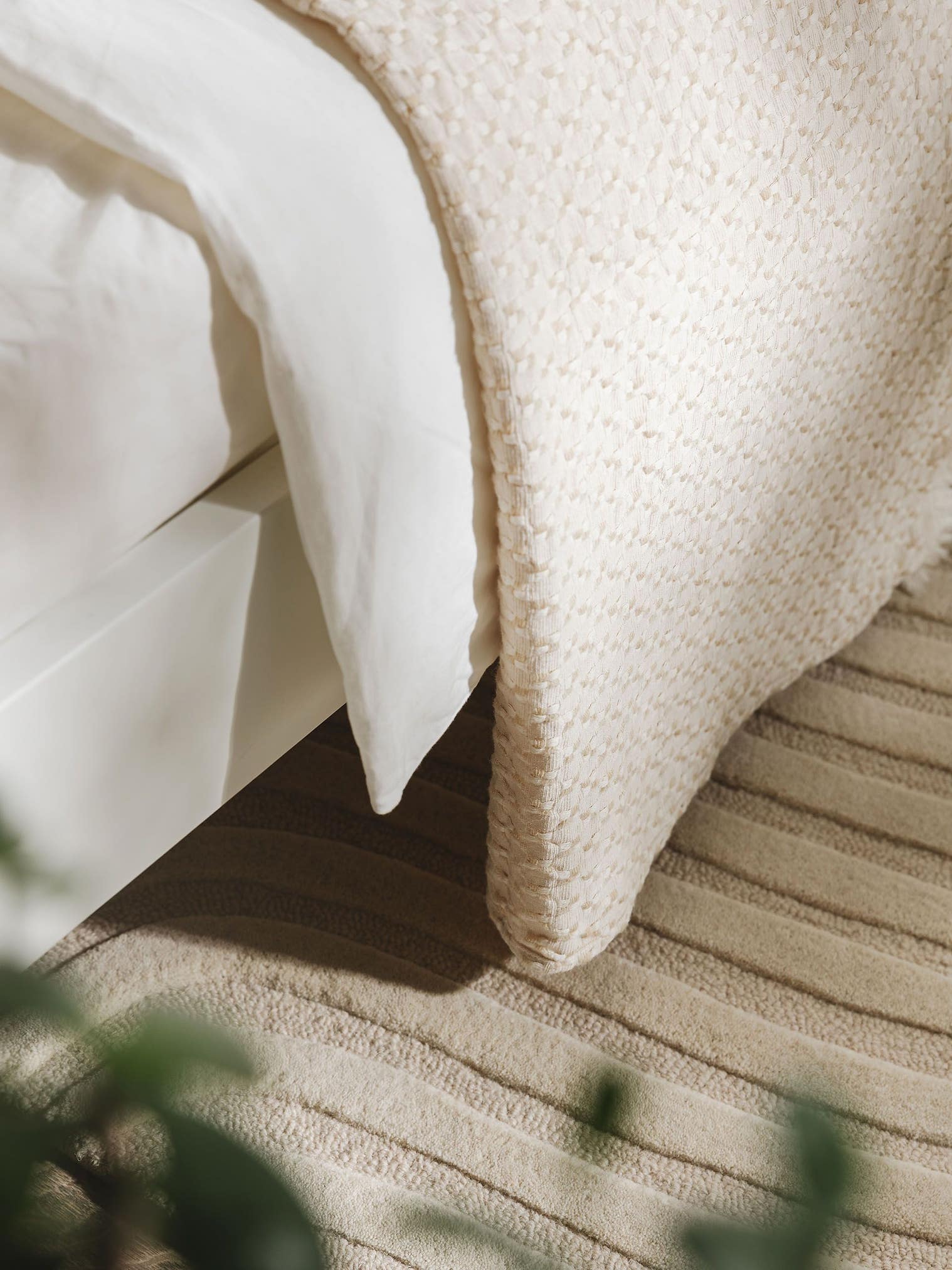Blanket Vanida Beige in Abstract design made of 50% Wool, 50% Cotton by benuta Pure