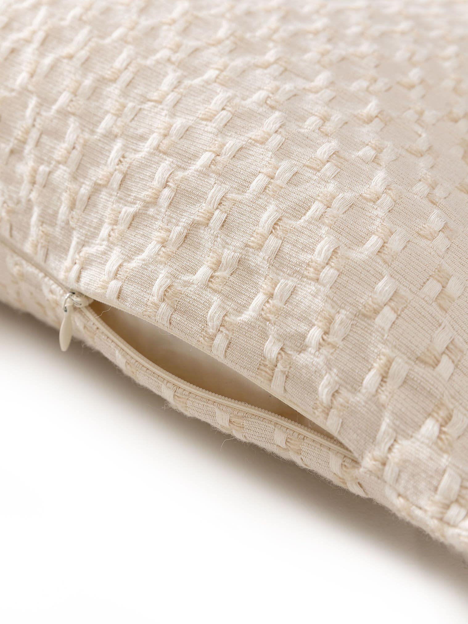 Cushion Cover Vanida Beige in Abstract design made of 50% Wool, 50% Cotton by benuta Pure