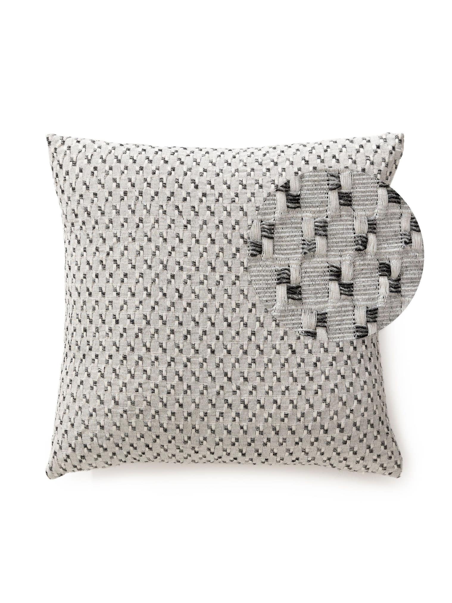 Housse de coussin Vanida Gris en motif Abstract en 50% Laine, 50% Coton de benuta Pure