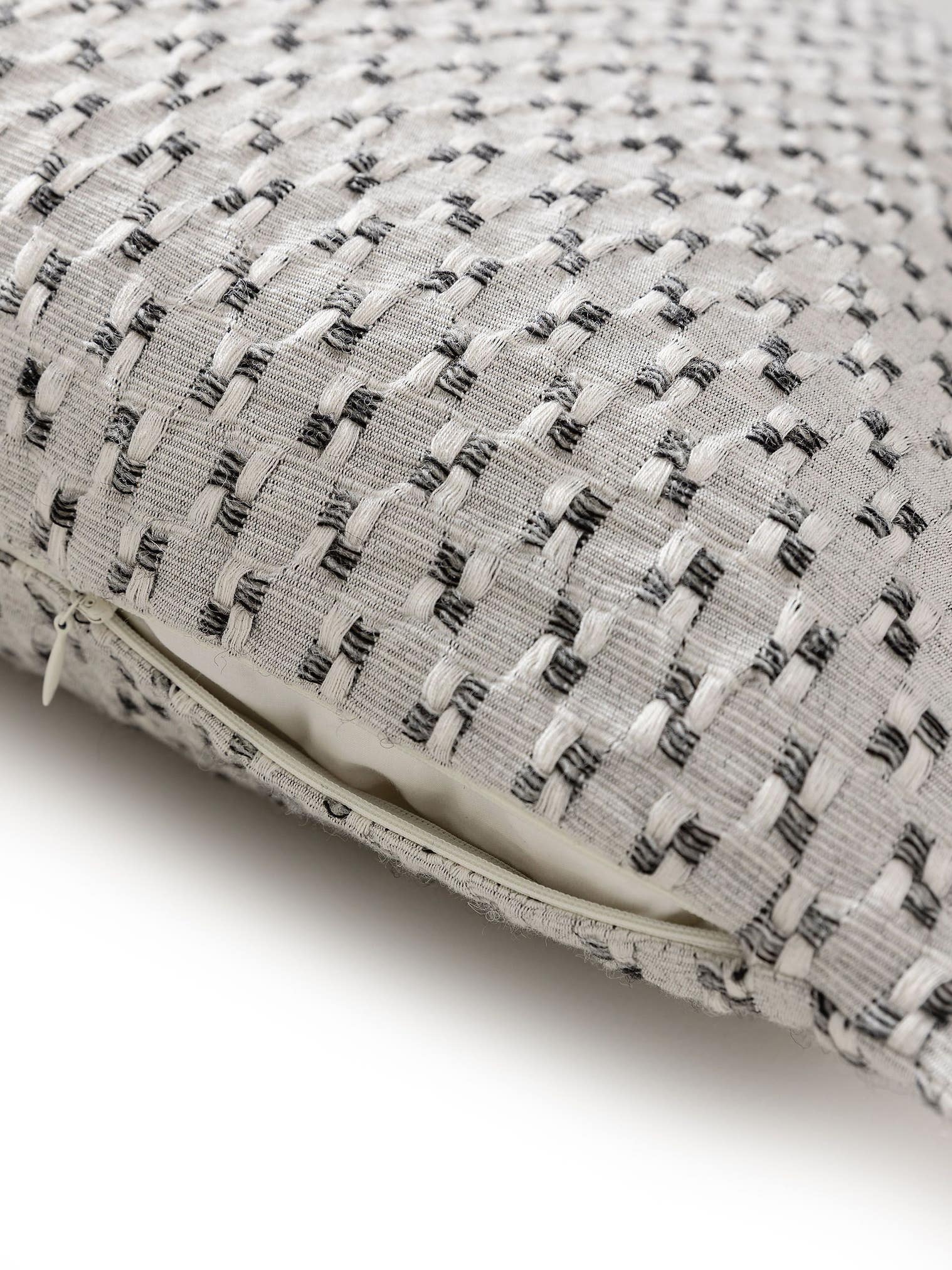 Housse de coussin Vanida Gris en motif Abstract en 50% Laine, 50% Coton de benuta Pure
