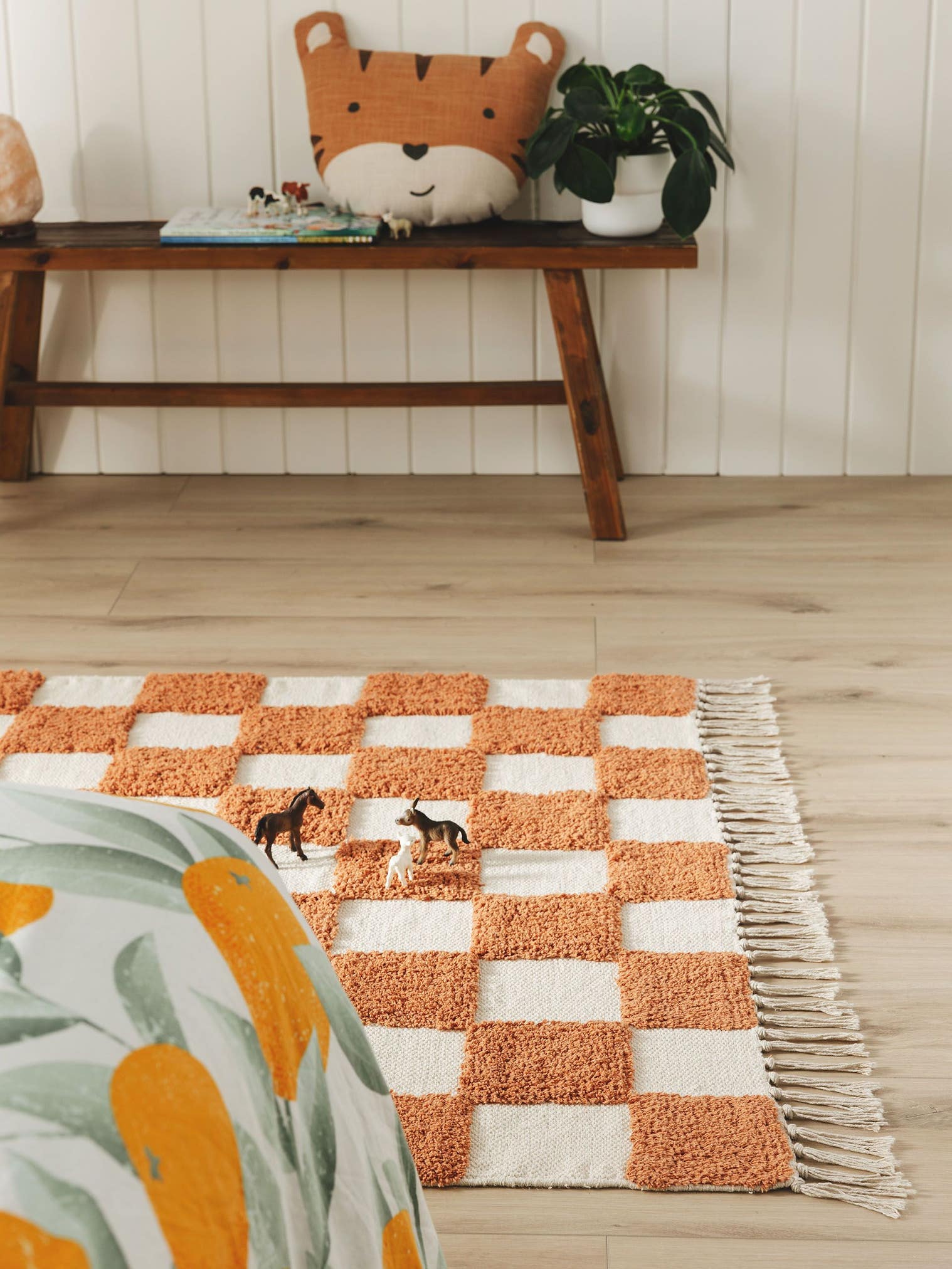 Rug made of 100% Cotton in Red with a 11 - 20 mm high pile by Lytte