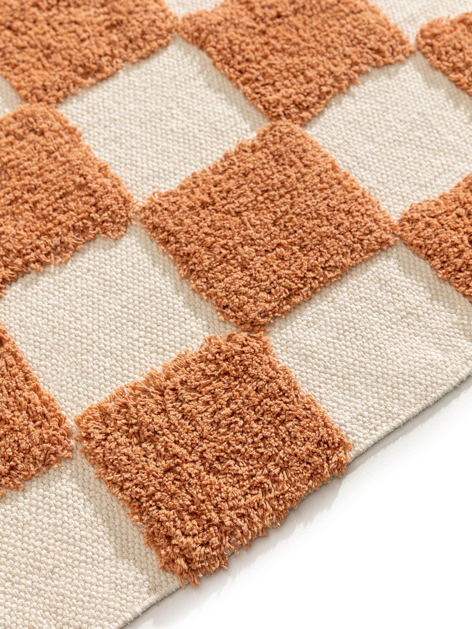Rug made of 100% Cotton in Red with a 11 - 20 mm high pile by Lytte
