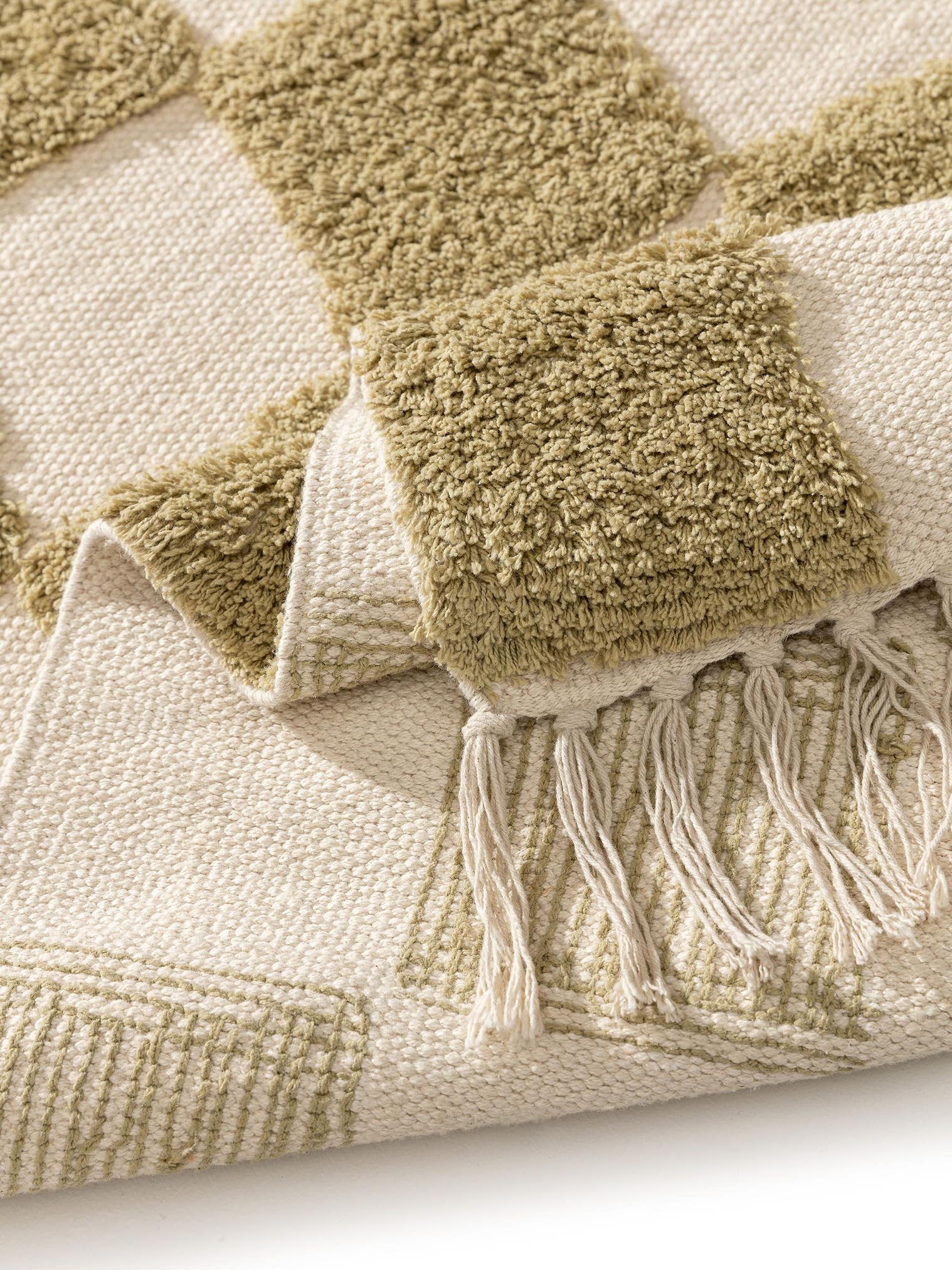 Rug made of 100% Cotton in Green with a 11 - 20 mm high pile by Lytte