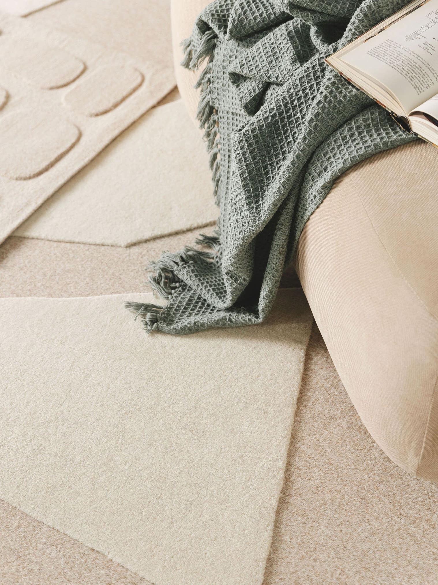 Tappeto di 80% lana, 20% cotone in Beige con pelo alto 11 - 20 mm da benuta Pure
