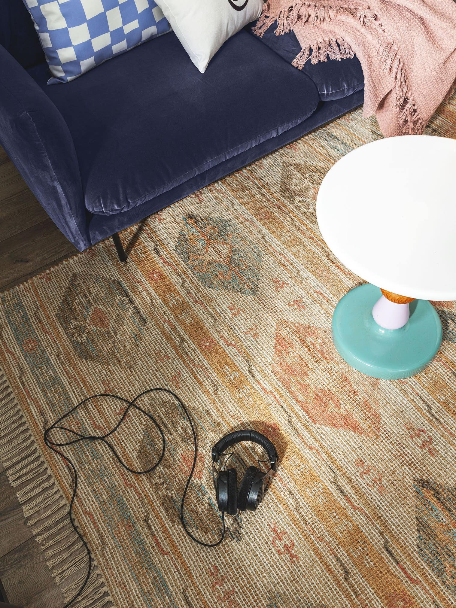Teppich aus 68% Jute, 20% Polyester, 12% Baumwolle in Multicolor mit bis 5 mm hohem Flor von benuta Pop