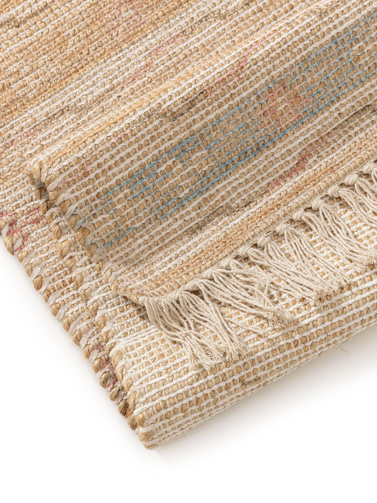 Teppich aus 68% Jute, 20% Polyester, 12% Baumwolle in Multicolor mit bis 5 mm hohem Flor von benuta Pop