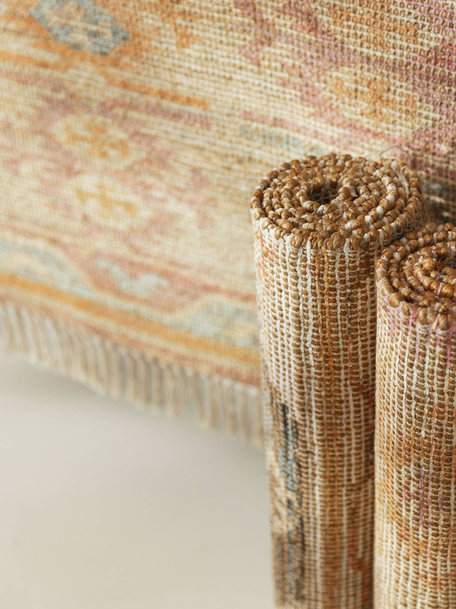 Rug made of 68% jute, 20% polyester, 12% cotton in Multicoloured with a 1- 5 mm high pile by benuta Pop