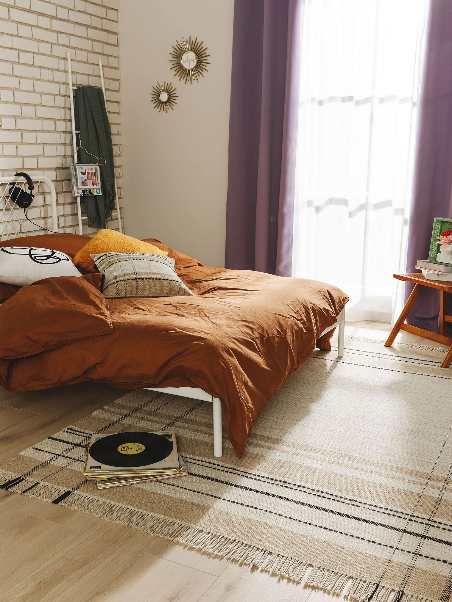 Rug made of 70% Wool, 30% Cotton in Beige with a 1- 5 mm high pile by benuta Pop
