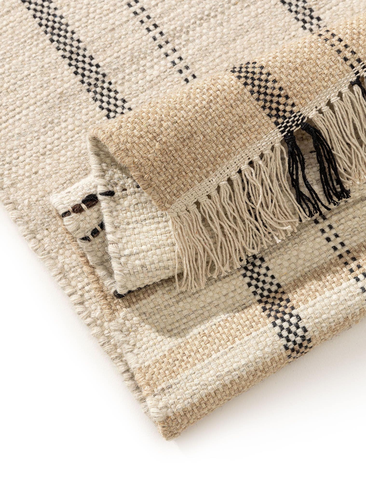Rug made of 70% Wool, 30% Cotton in Beige with a 1- 5 mm high pile by benuta Pop
