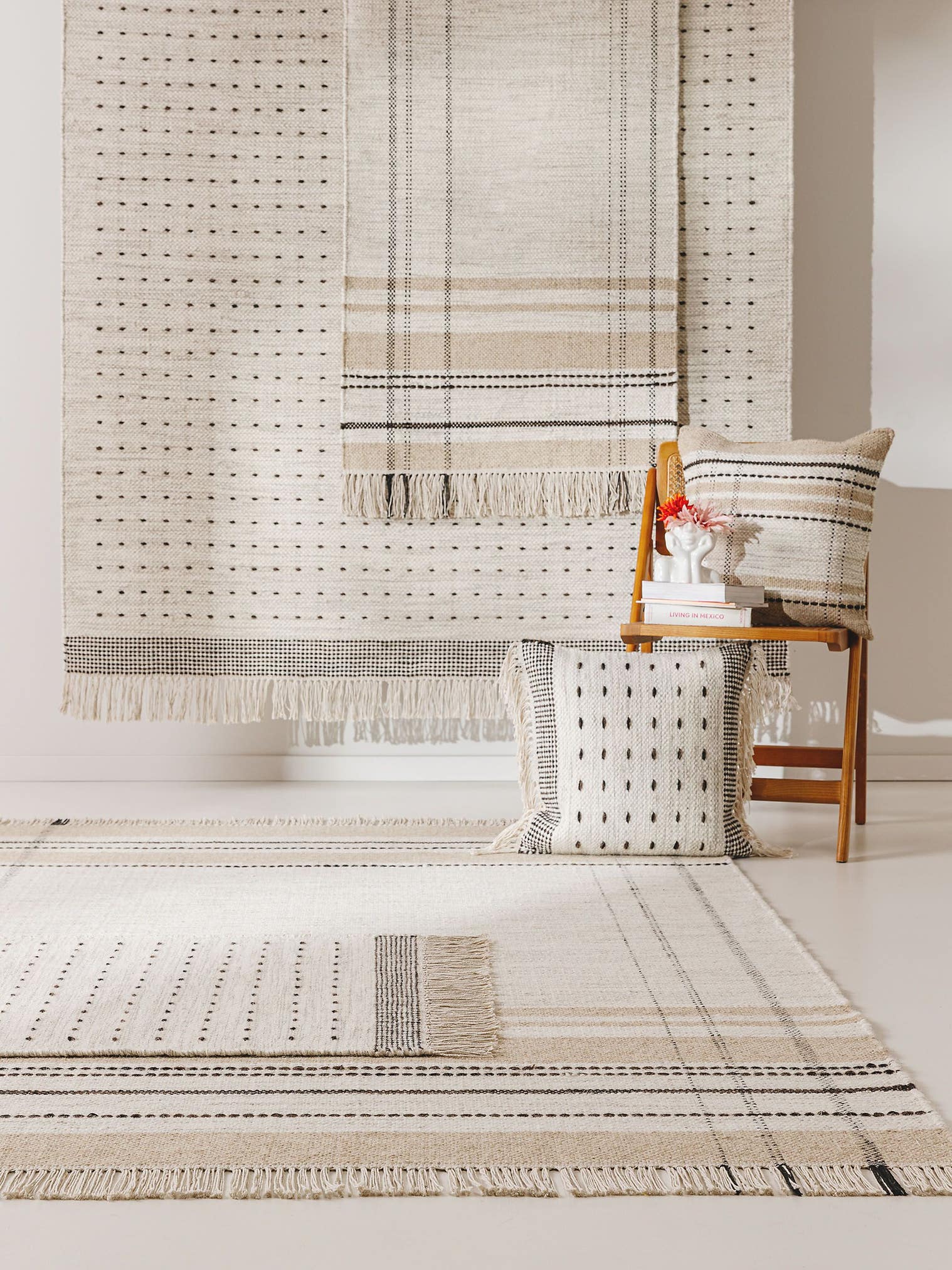 Rug made of 70% Wool, 30% Cotton in Beige with a 1- 5 mm high pile by benuta Pop
