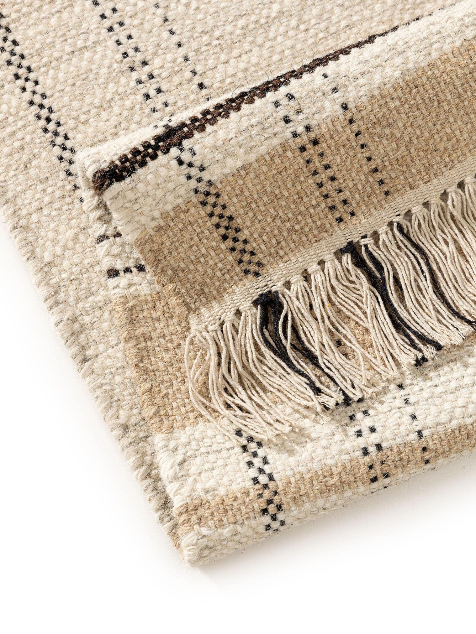 Tapijt van 70% Wol, 30% Katoen in Beige met een 1- 5 mm hoge pool van benuta Pop