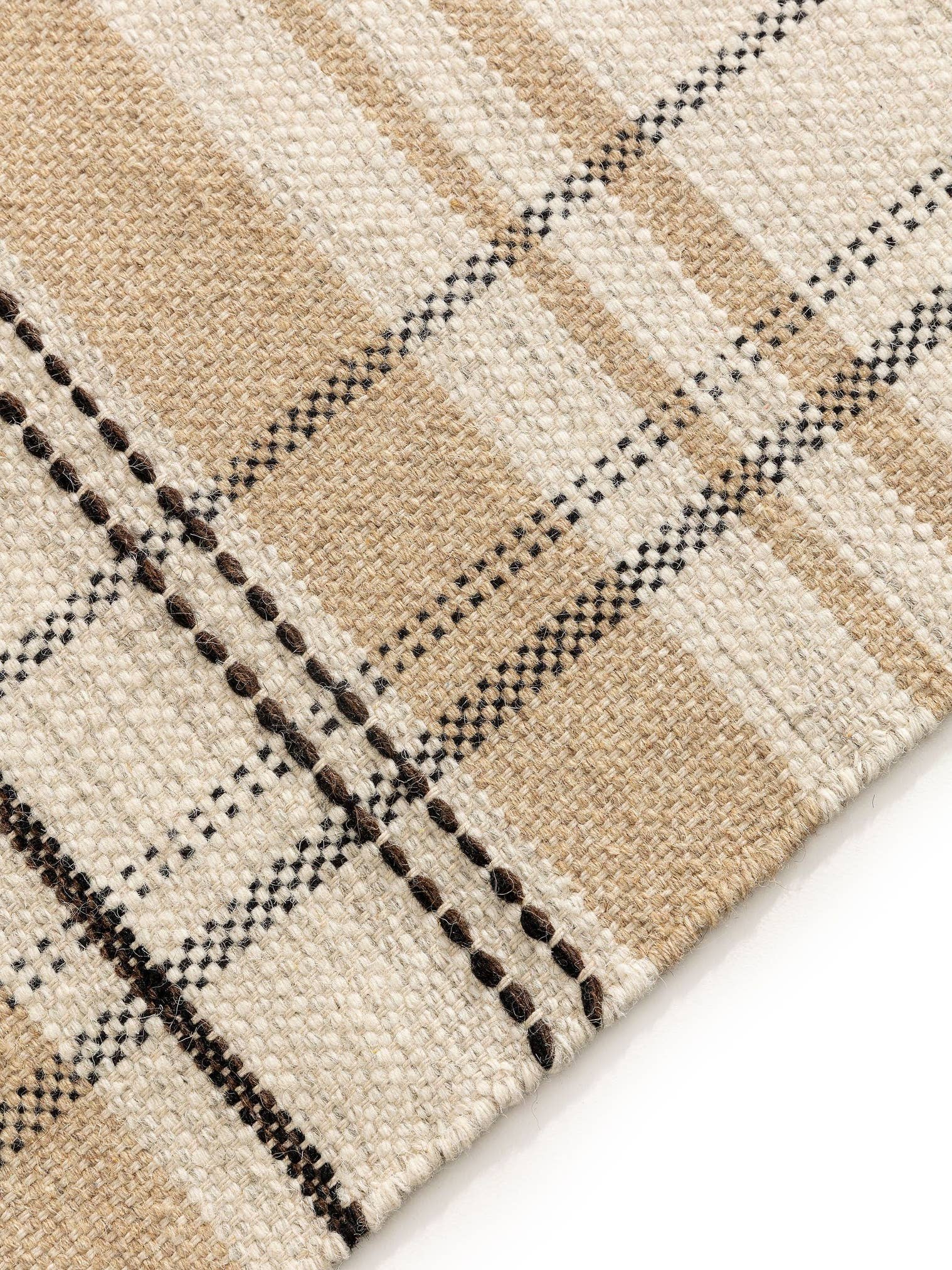 Rug made of 70% Wool, 30% Cotton in Beige with a 1- 5 mm high pile by benuta Pop