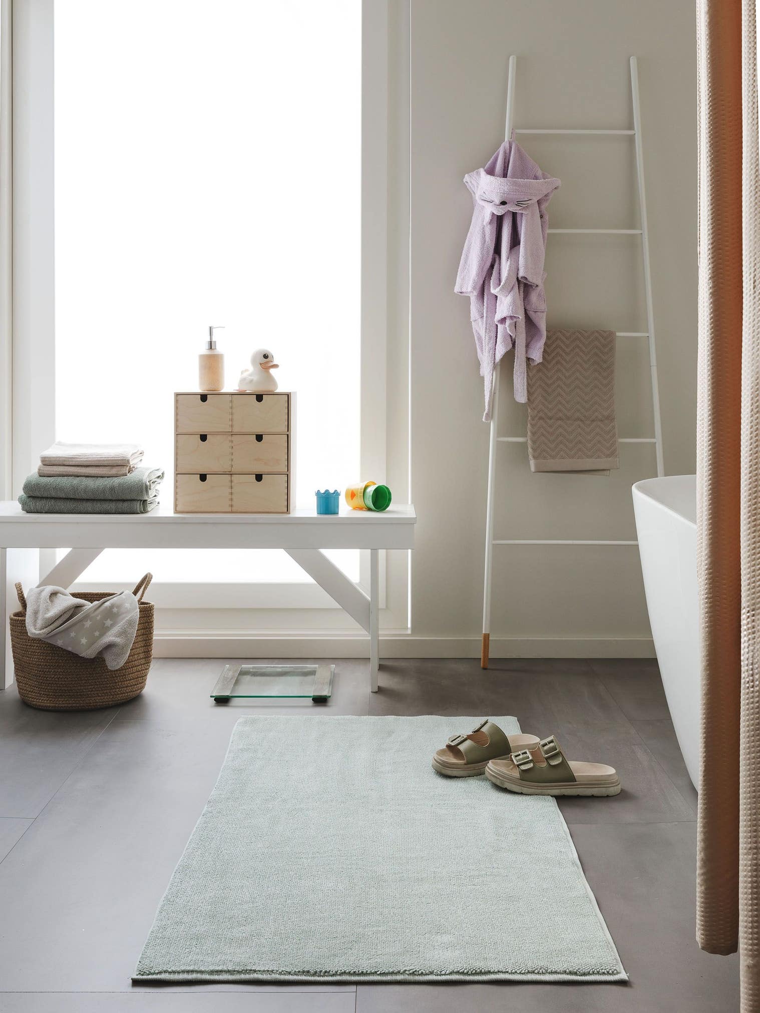Rug made of 100% Cotton in Green with a 21 - 30 mm high pile by benuta Nest