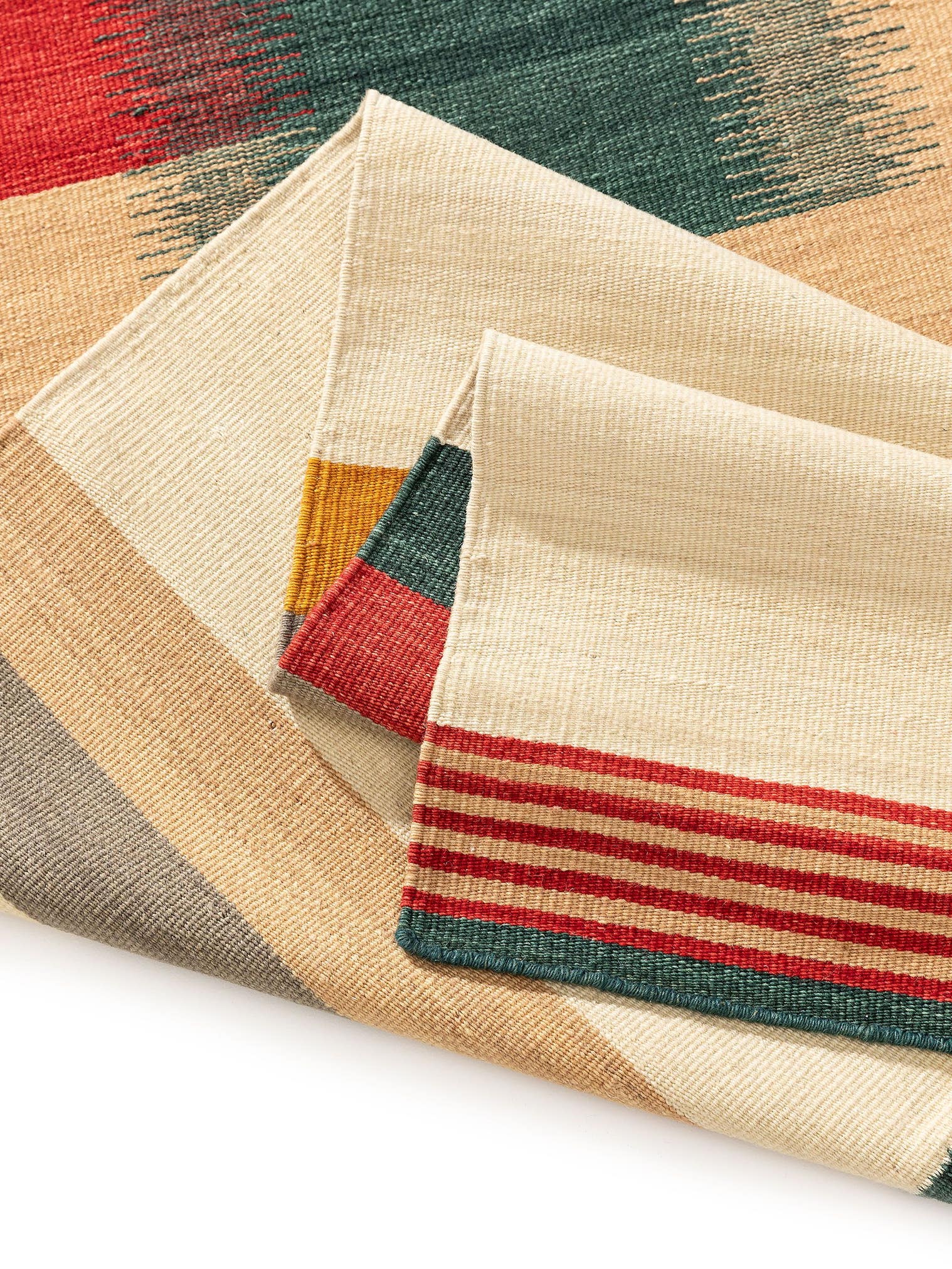 Teppich aus 80% Wolle, 20% Baumwolle in Multicolor mit bis 5 mm hohem Flor von benuta Nest
