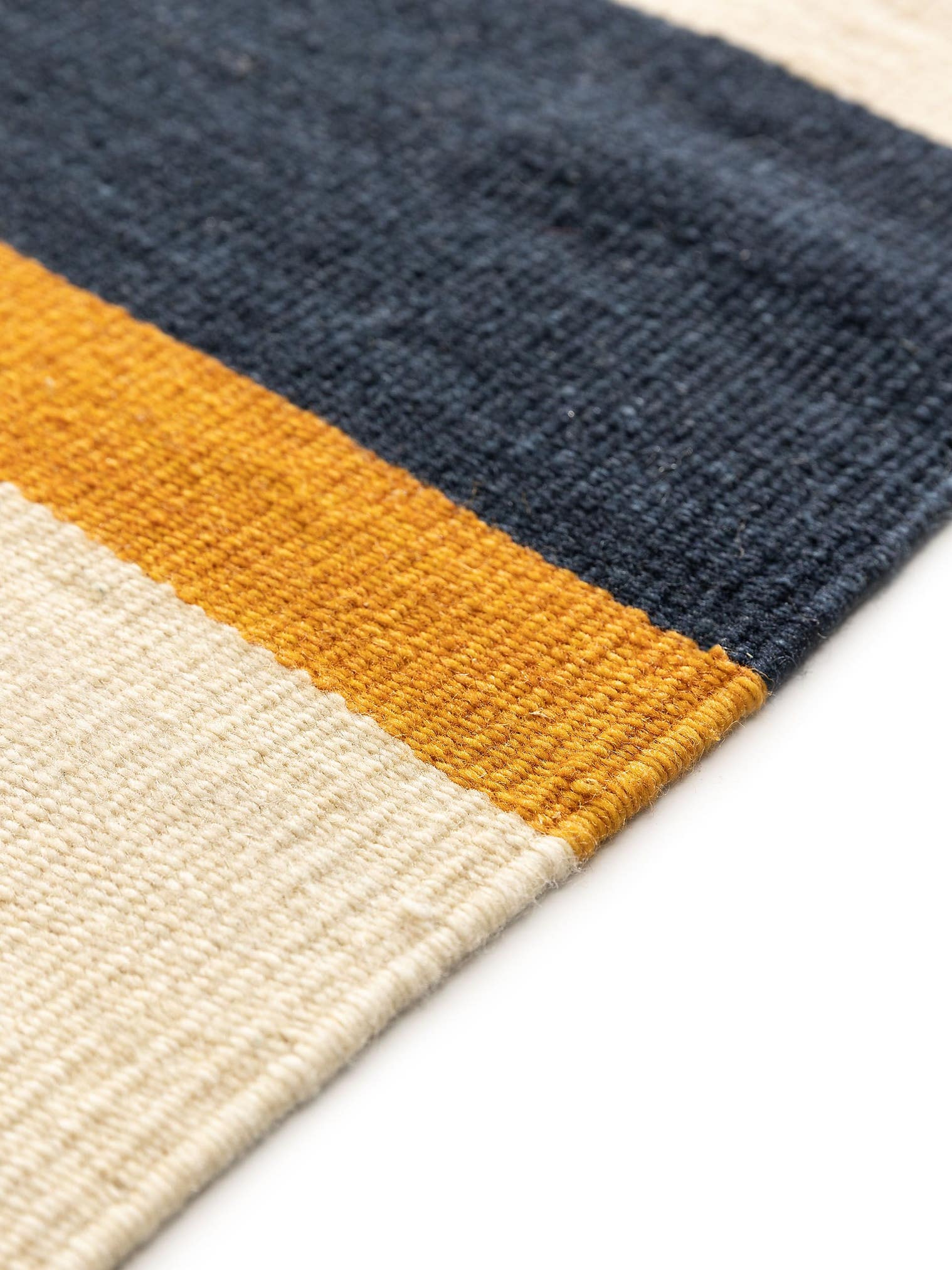 Rug made of 80% wool, 20% cotton in Multicoloured with a 1- 5 mm high pile by benuta Nest