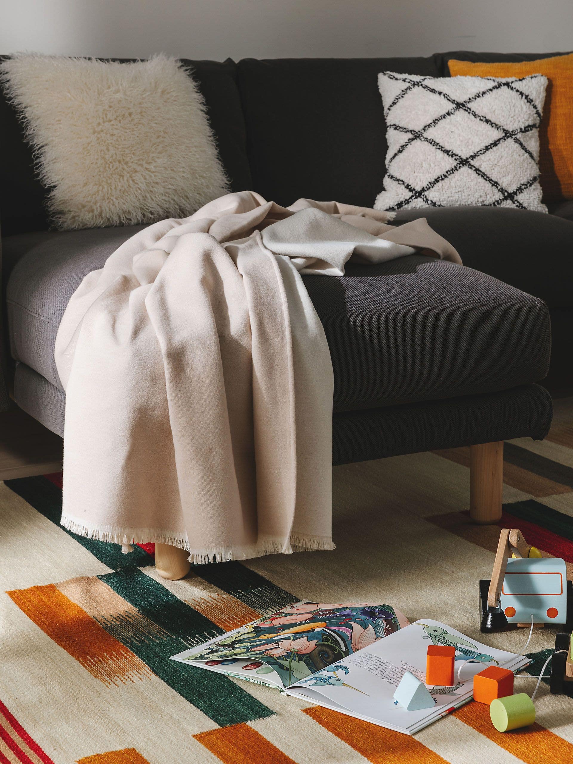 Cotton blanket Luca Cream in Withfringes design made of 100% Cotton by benuta Nest