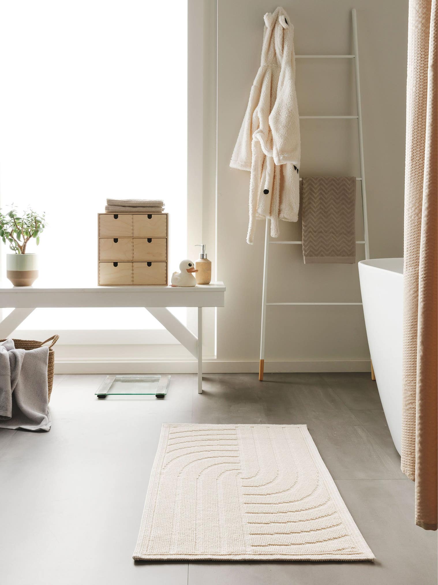 Rug made of 100% Cotton in Beige with a 1- 5 mm high pile by benuta Nest