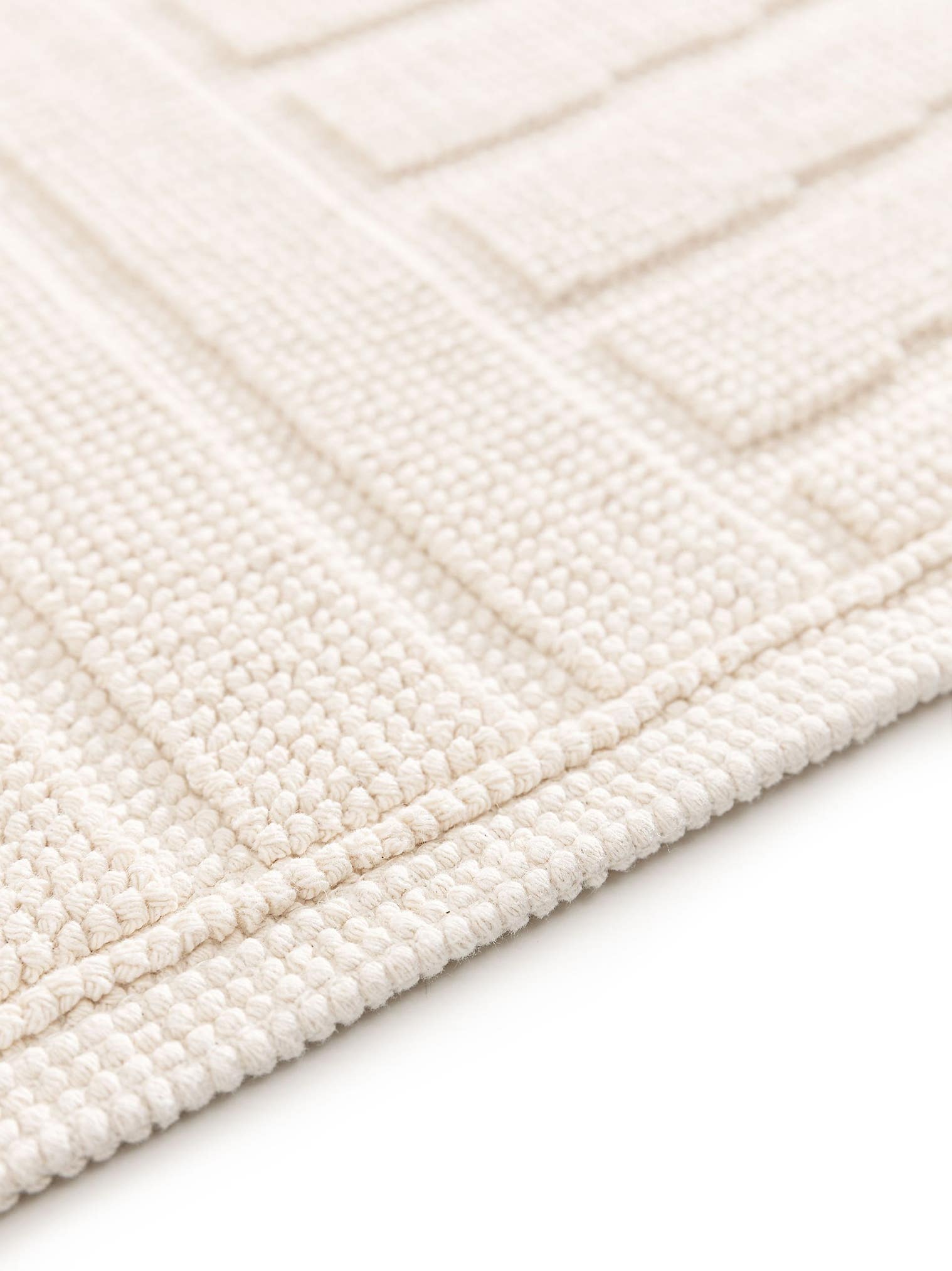 Rug made of 100% Cotton in Beige with a 1- 5 mm high pile by benuta Nest