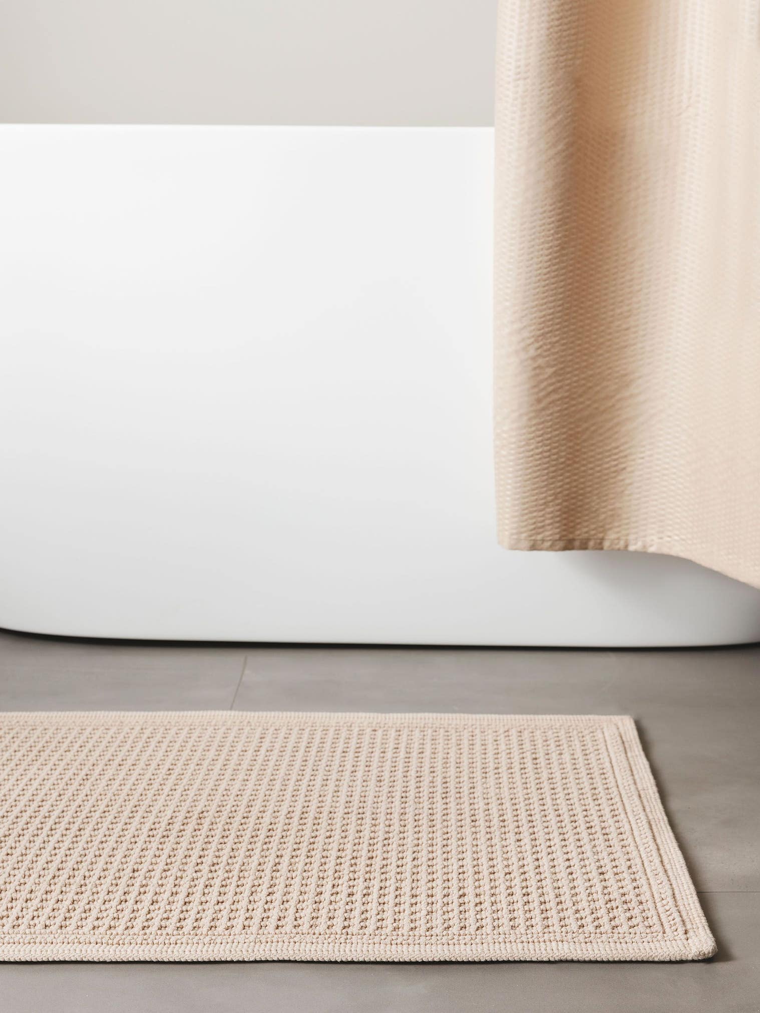 Tæppe af 100% Bomuld i Beige med 1- 5 mm høj luv fra benuta Nest
