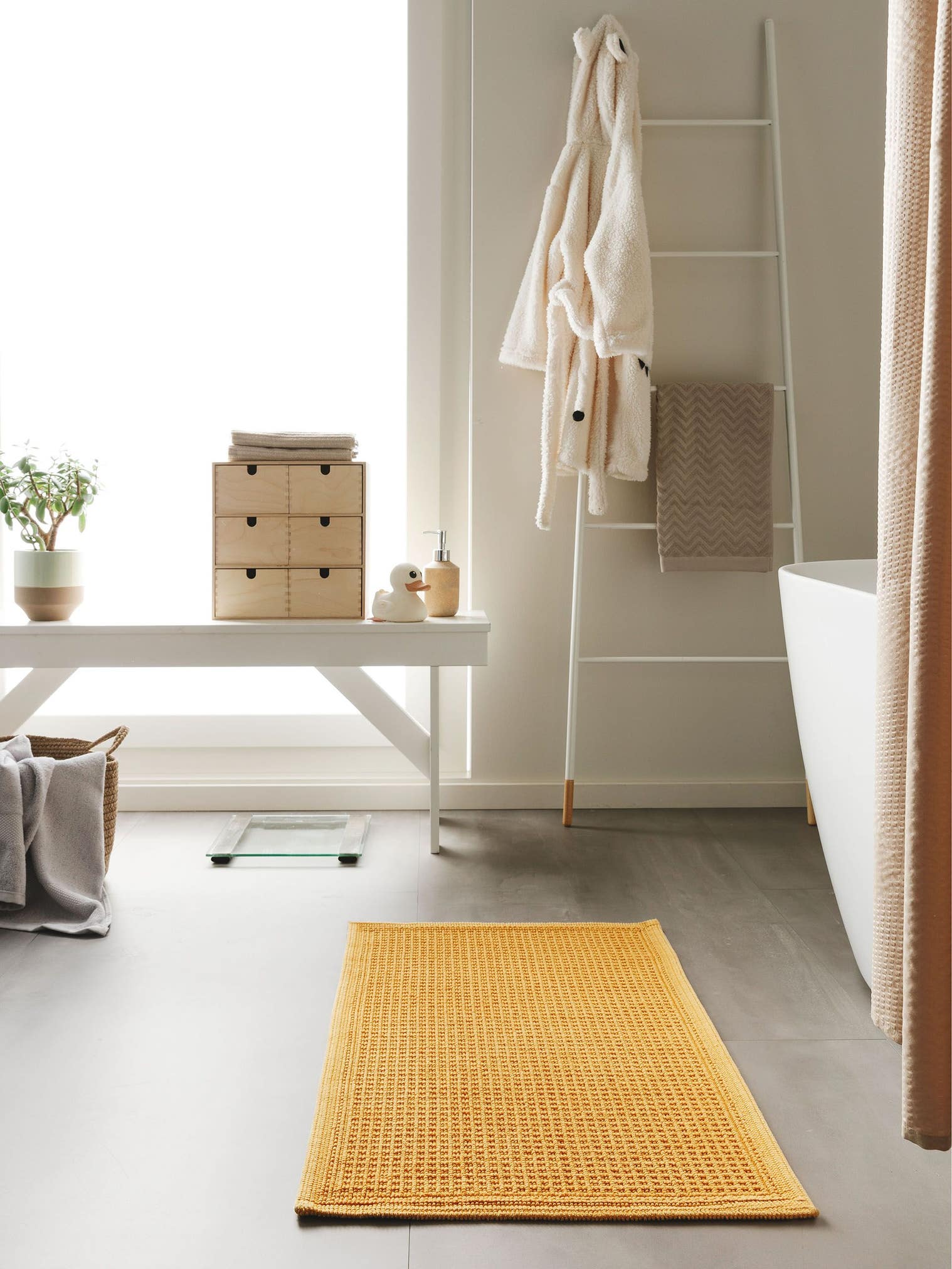 Teppich aus 100% Baumwolle in Gelb mit bis 5 mm hohem Flor von benuta Nest