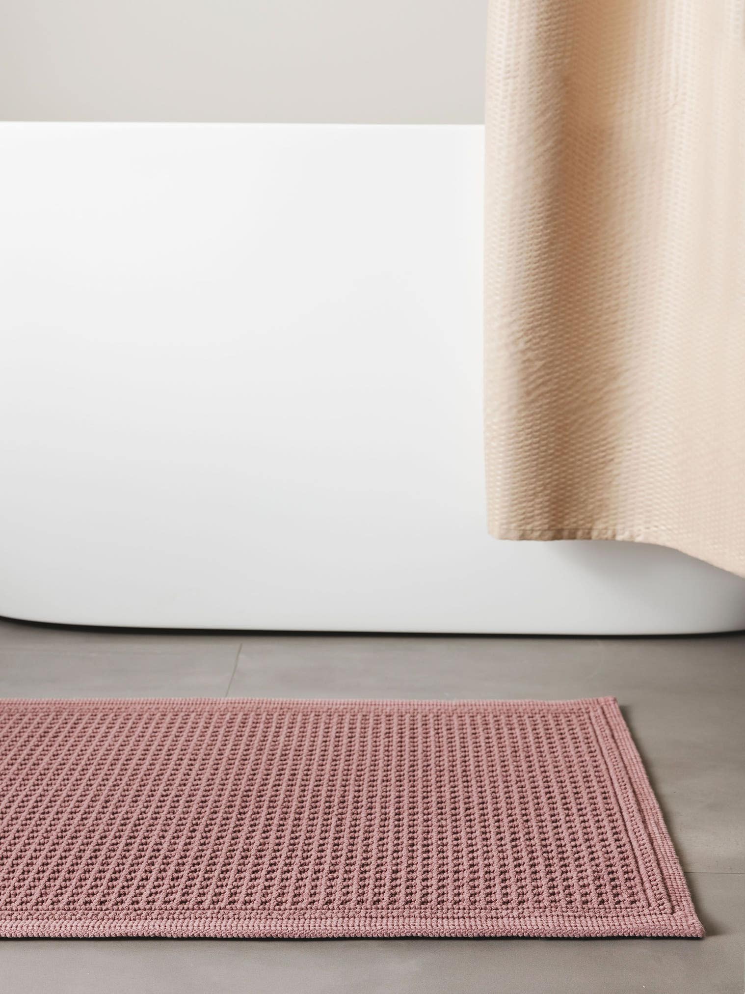 Rug made of 100% Cotton in Pink with a 1- 5 mm high pile by benuta Nest