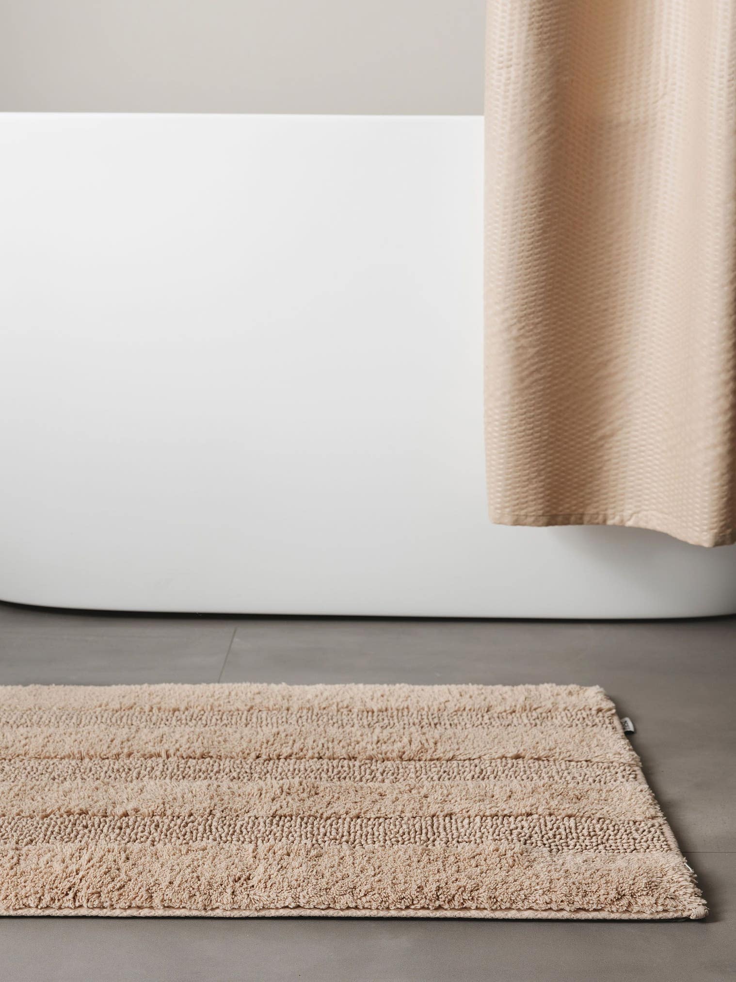Tæppe af 100% Bomuld i Beige med 1- 5 mm høj luv fra benuta Nest