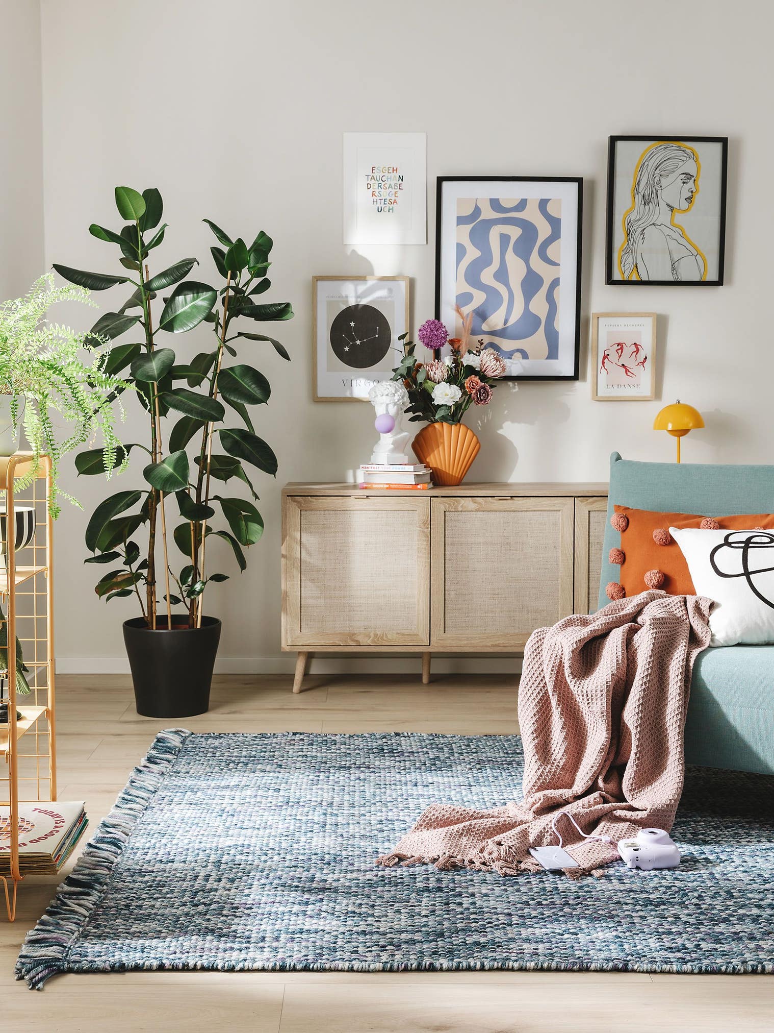 Rug made of 100% Polyester (recycled PET) in Blue with a 1- 5 mm high pile by benuta Pop