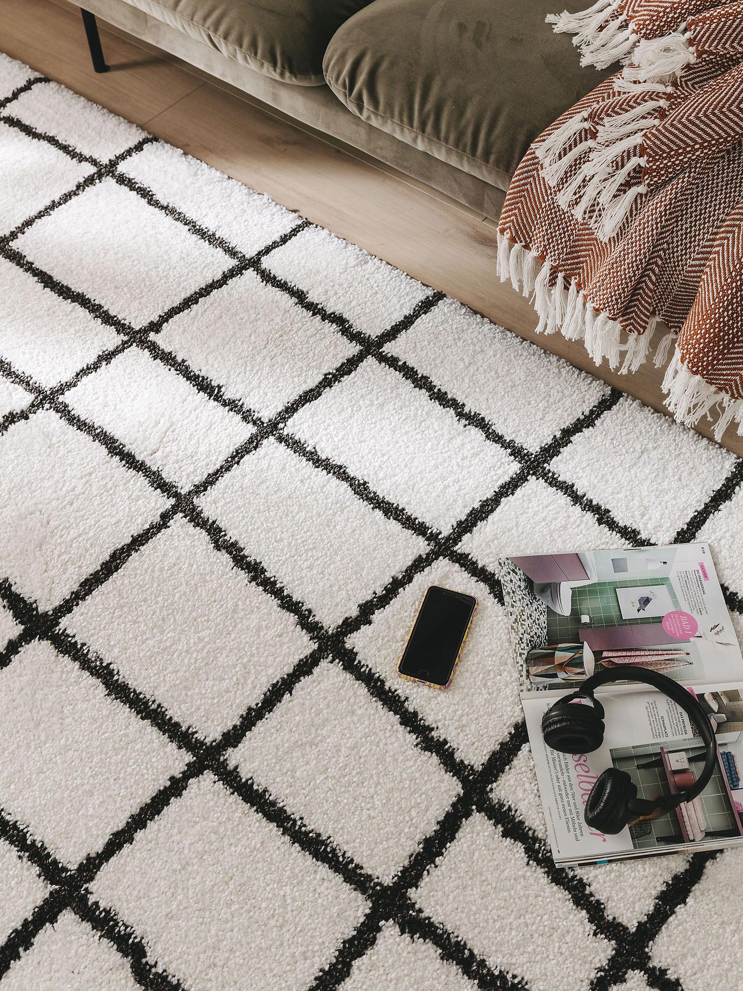 Teppich aus 100% Polypropylen in Schwarz/Weiß mit 21 bis 30 mm hohem Flor von benuta Pop