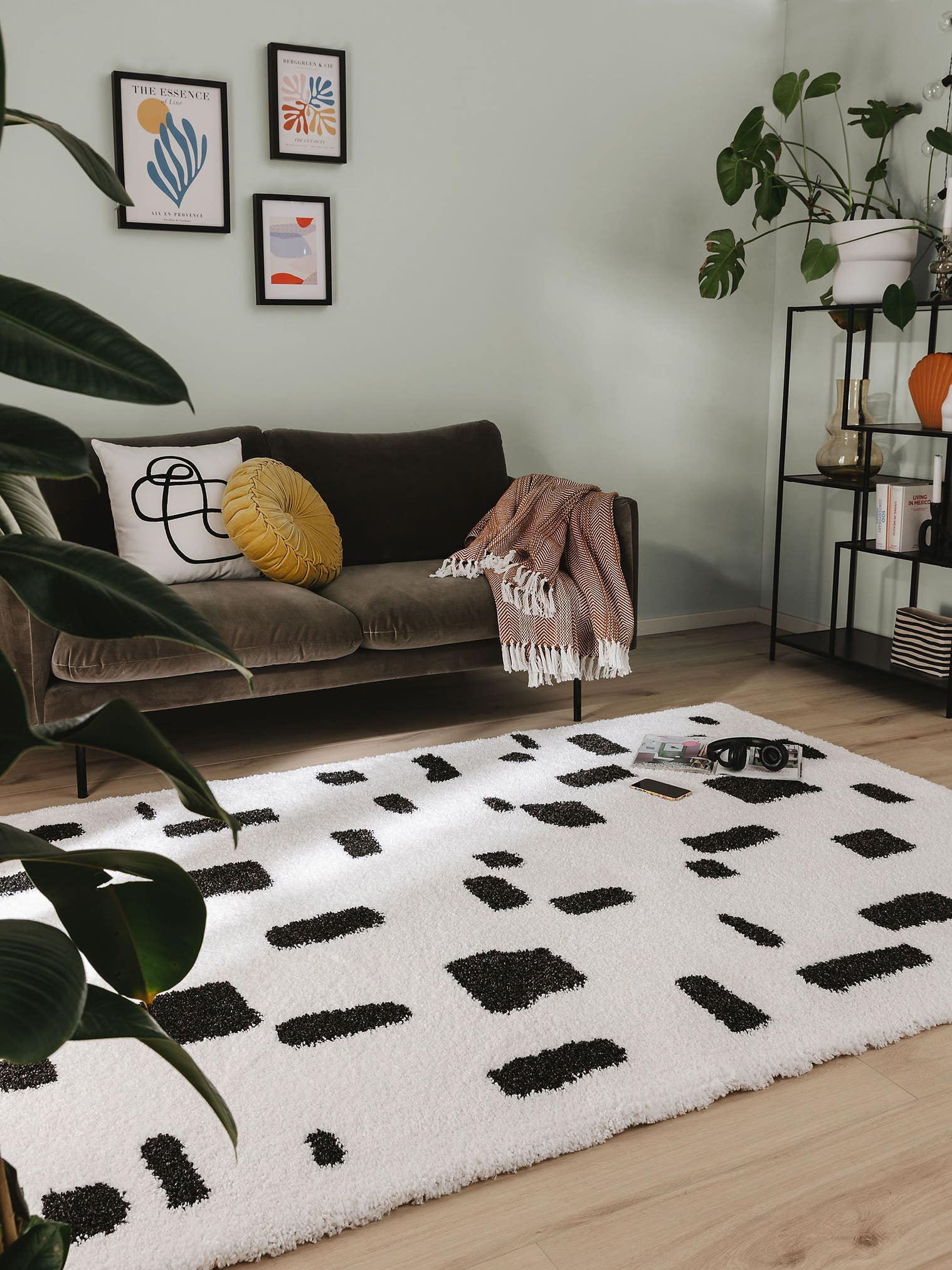 Teppich aus 100% Polypropylen in Schwarz/Weiß mit 21 bis 30 mm hohem Flor von benuta Pop