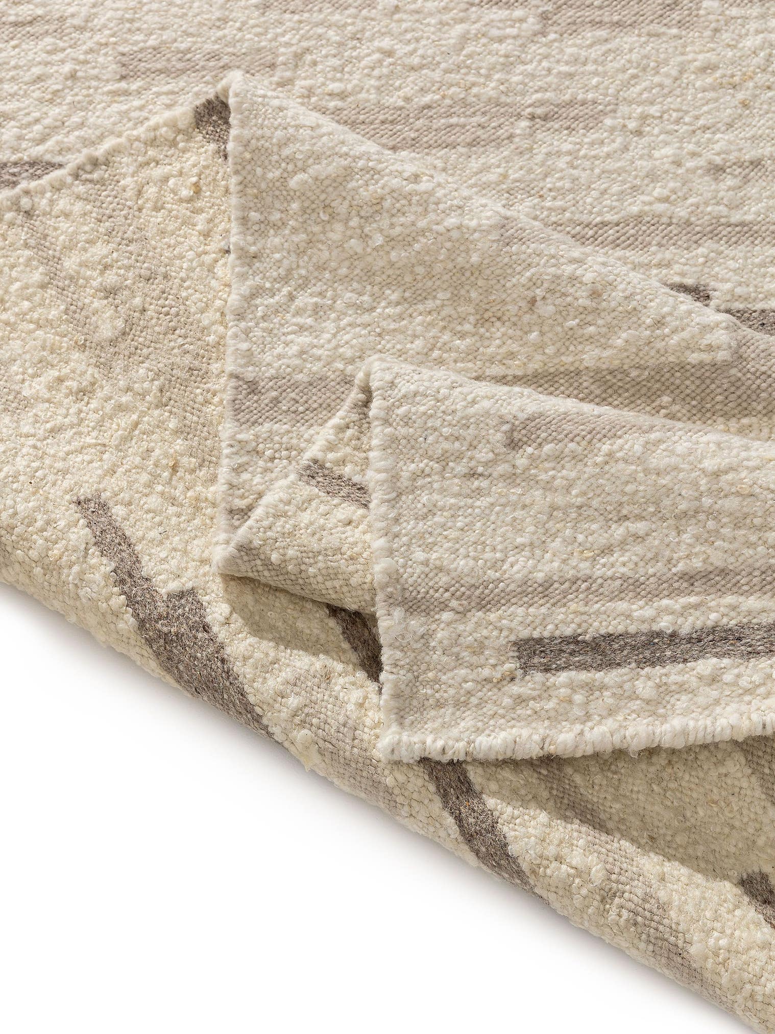Teppich aus 90% Wolle, 10% Baumwolle in Beige mit 11 bis 20 mm hohem Flor von benuta Pure