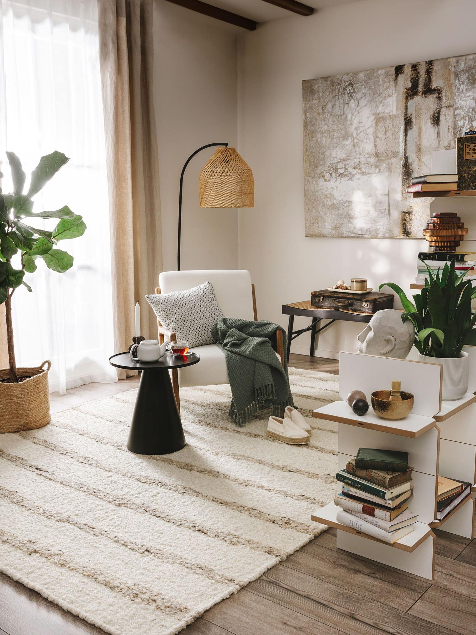 Teppich aus 90% Wolle, 10% Baumwolle in Beige mit 11 bis 20 mm hohem Flor von benuta Pure