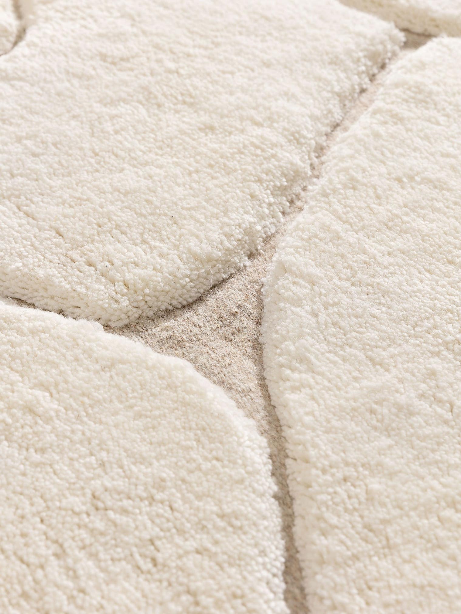Matta av 90% Ull, 10% Bomull i Beige med 21 - 30 mm hög lugg från benuta Finest