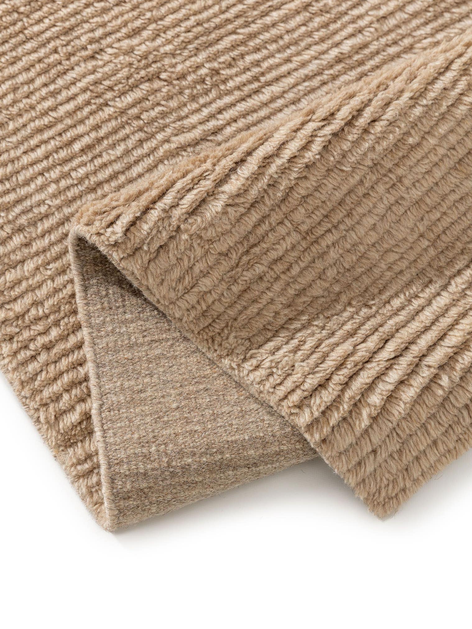 Rug made of 90% Wool, 10% Cotton in Beige with a 21 - 30 mm high pile by benuta Finest