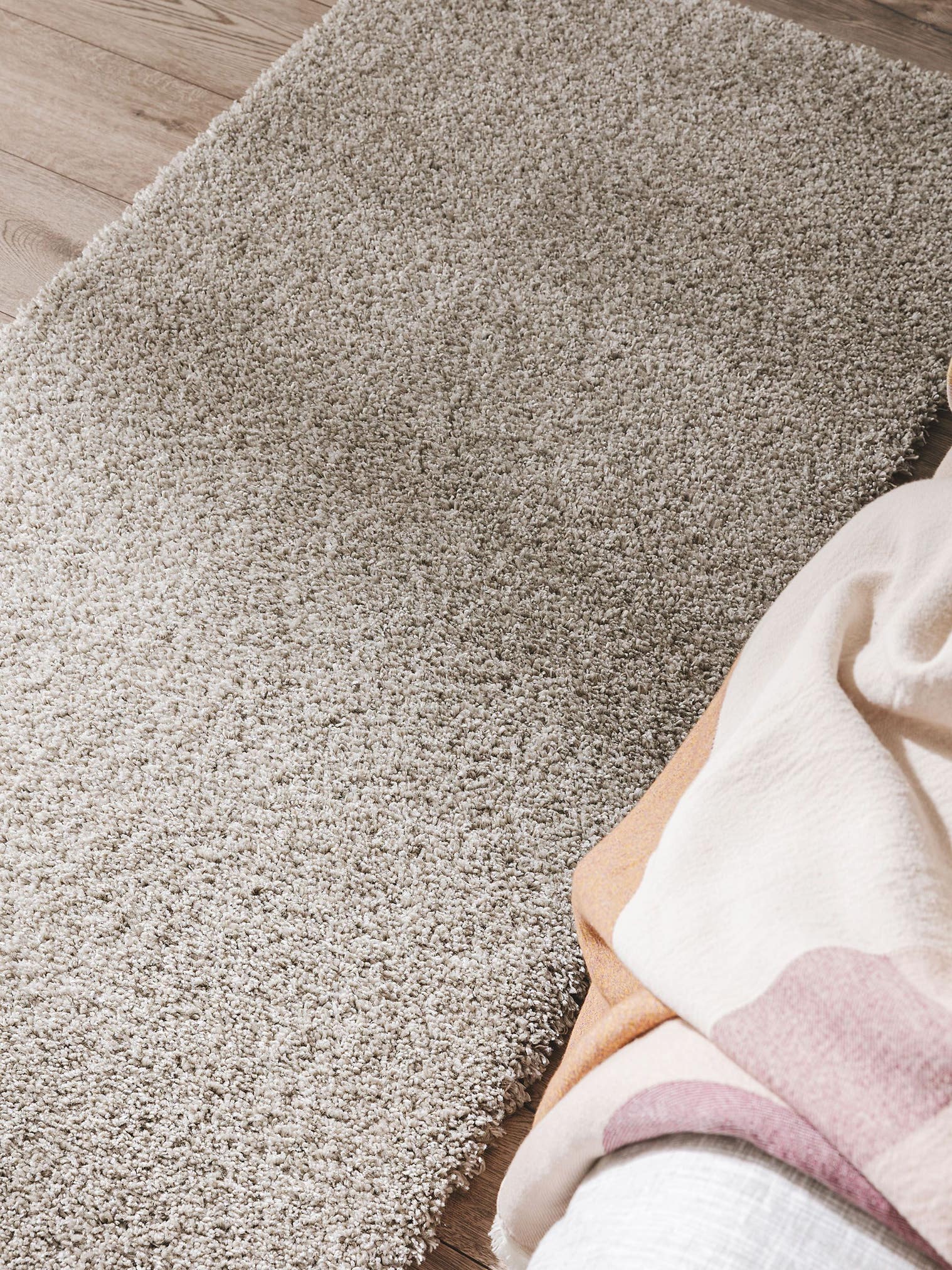 Tapis en 100% Polypropylène en Gris avec une pile de 31 - 40 mm de hauteur de benuta Nest