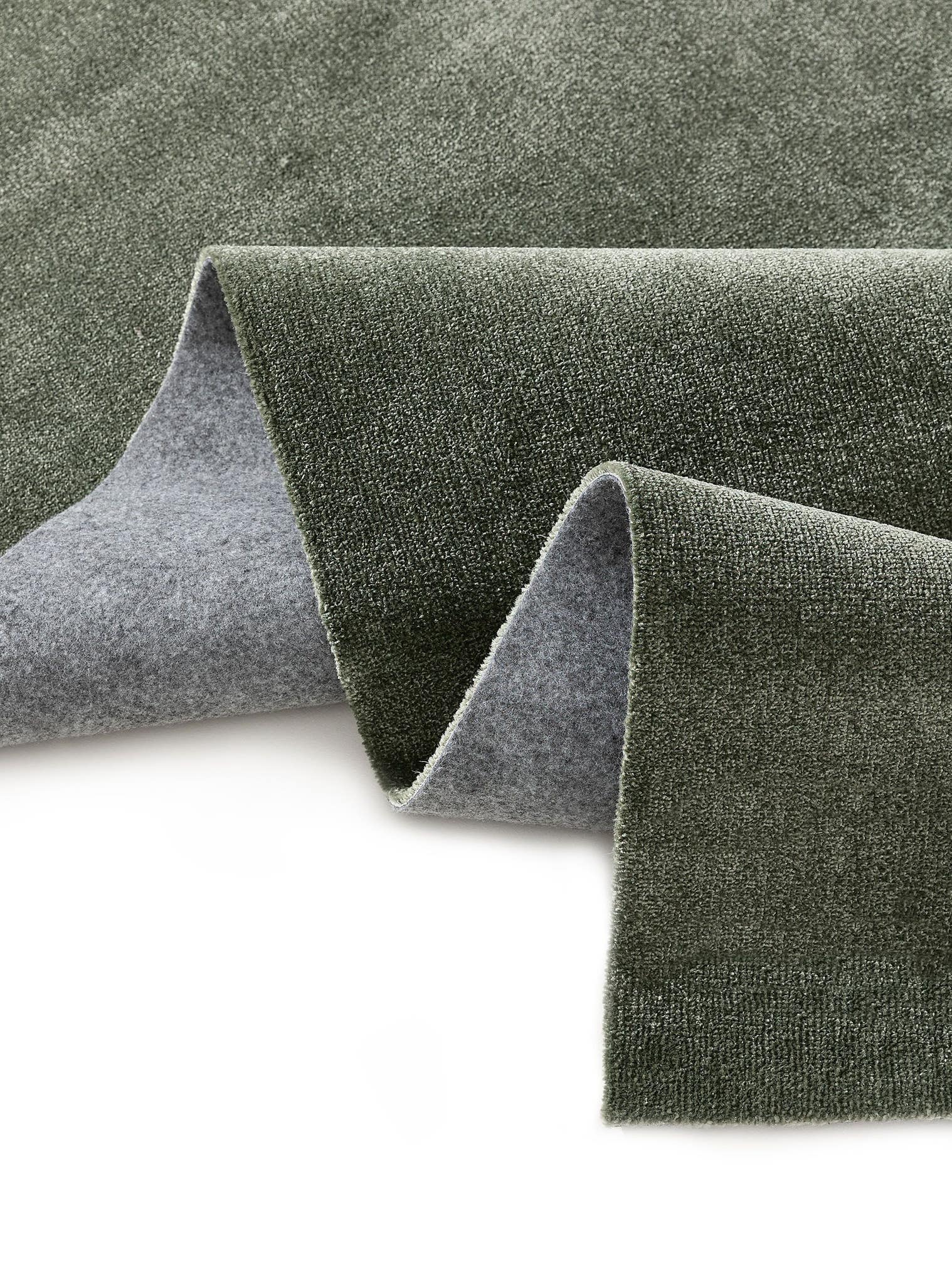 Rug made of 100% Polypropylene in Green with a 6 - 10 mm high pile by benuta Nest