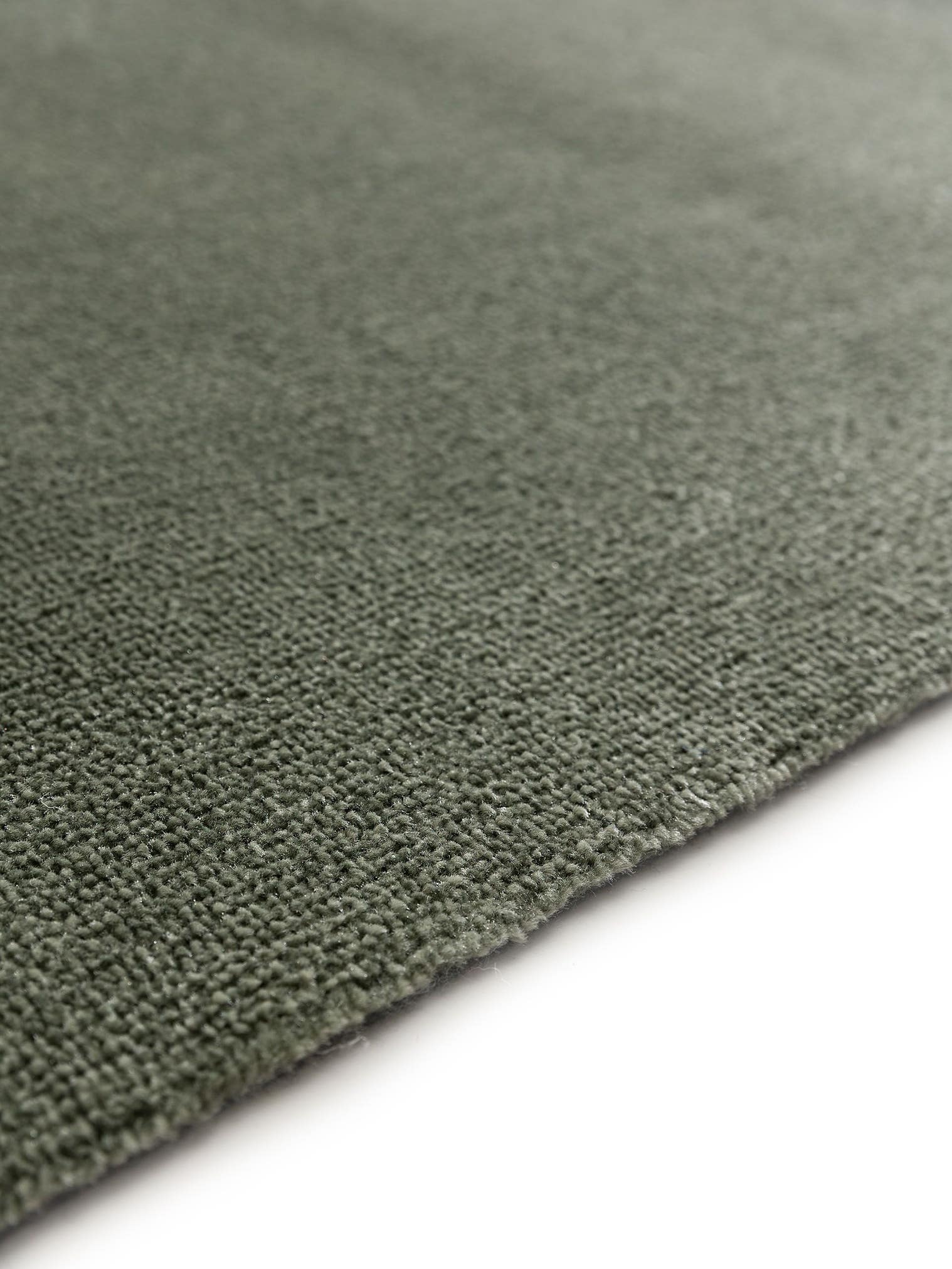 Rug made of 100% Polypropylene in Green with a 6 - 10 mm high pile by benuta Nest