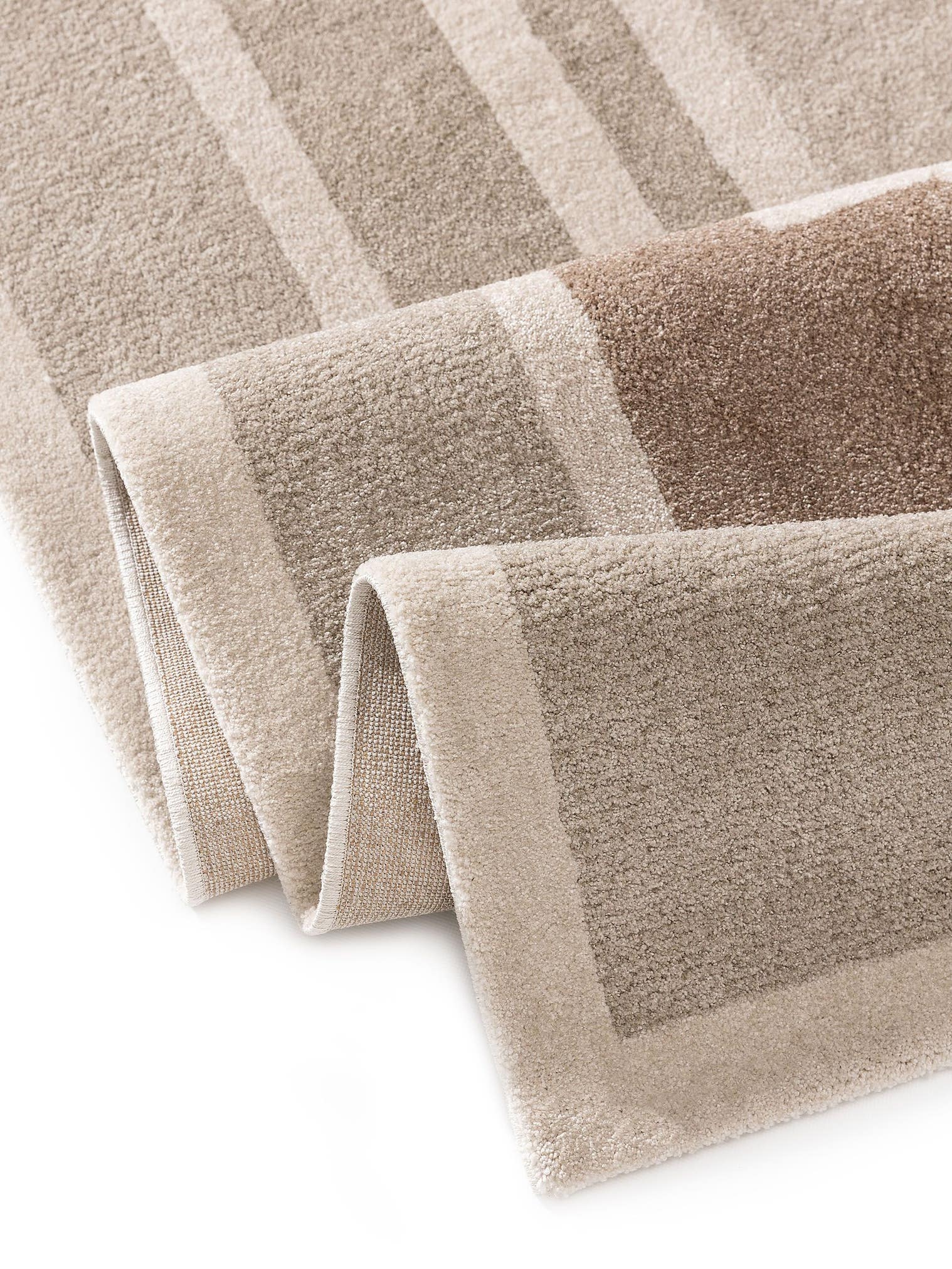Matta av 100% Polyester i Flerfärgad med 11 - 20 mm hög lugg från benuta Nest